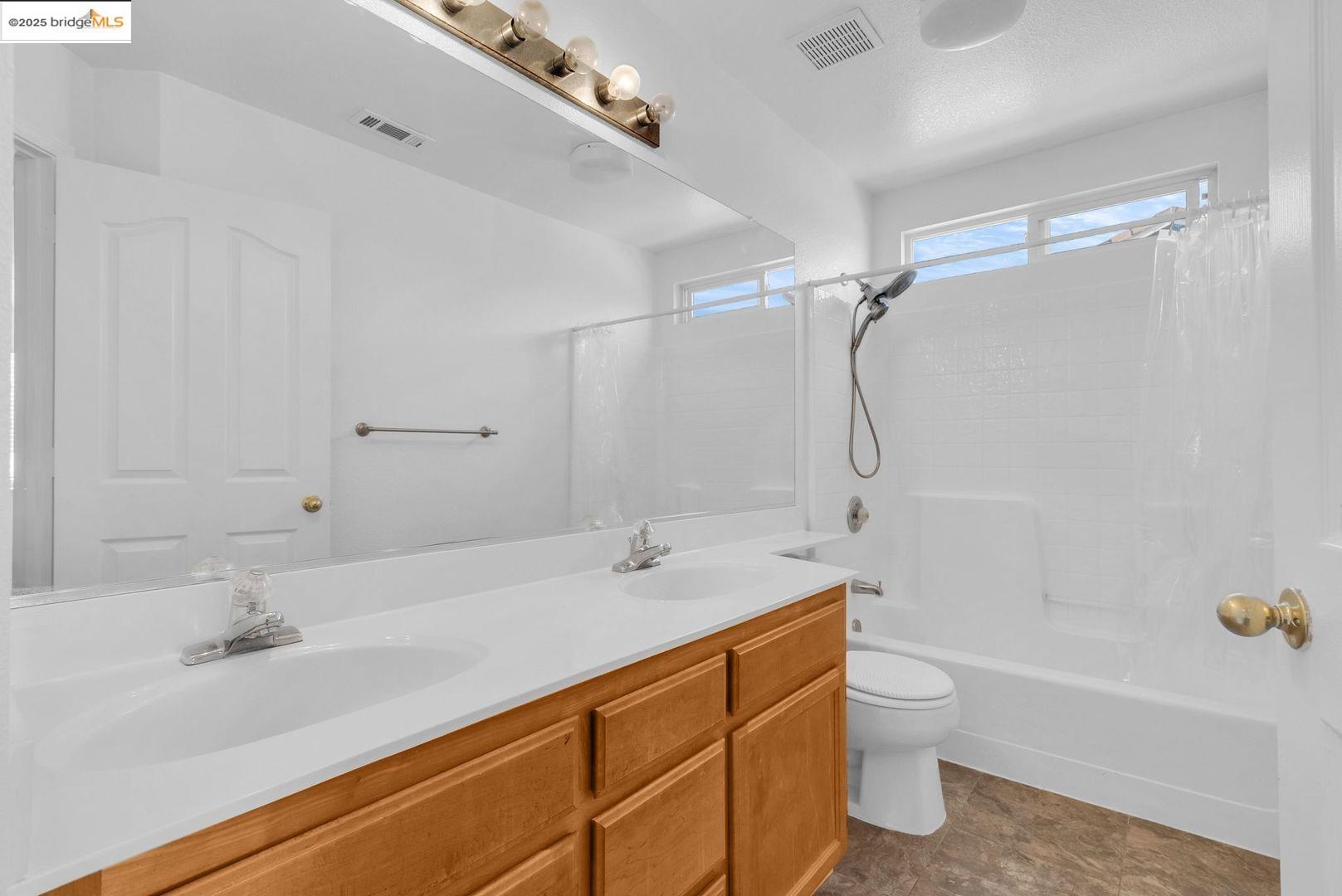 Detail Gallery Image 24 of 33 For 5233 Mohican Way, Antioch,  CA 94531 - 4 Beds | 3 Baths