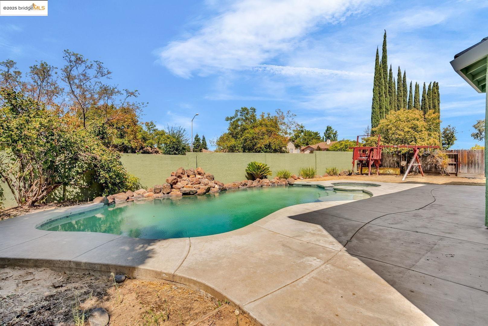 Detail Gallery Image 32 of 33 For 5233 Mohican Way, Antioch,  CA 94531 - 4 Beds | 3 Baths