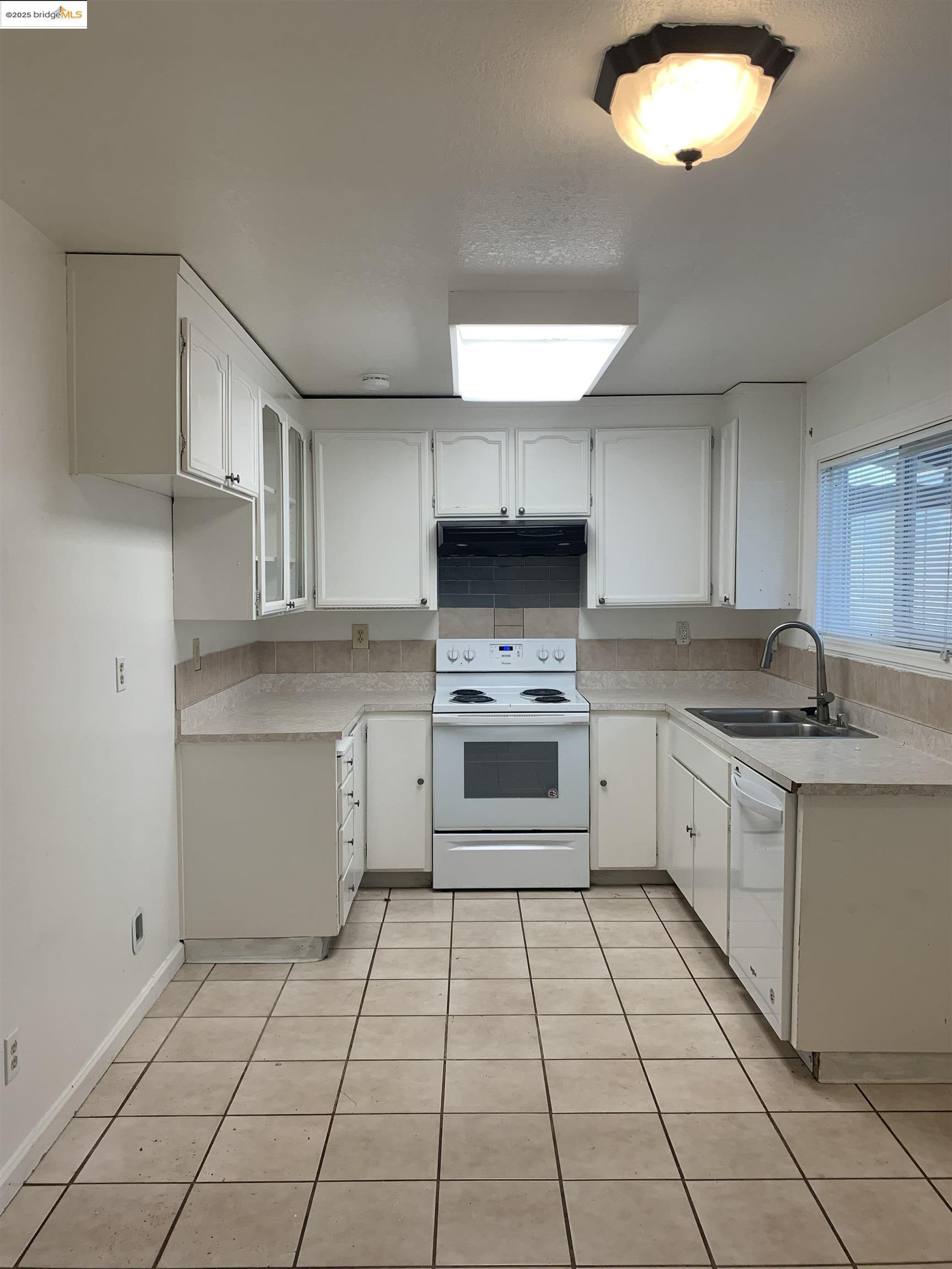 Detail Gallery Image 3 of 18 For Cedar Ct, Antioch,  CA 94509 - 3 Beds | 2 Baths
