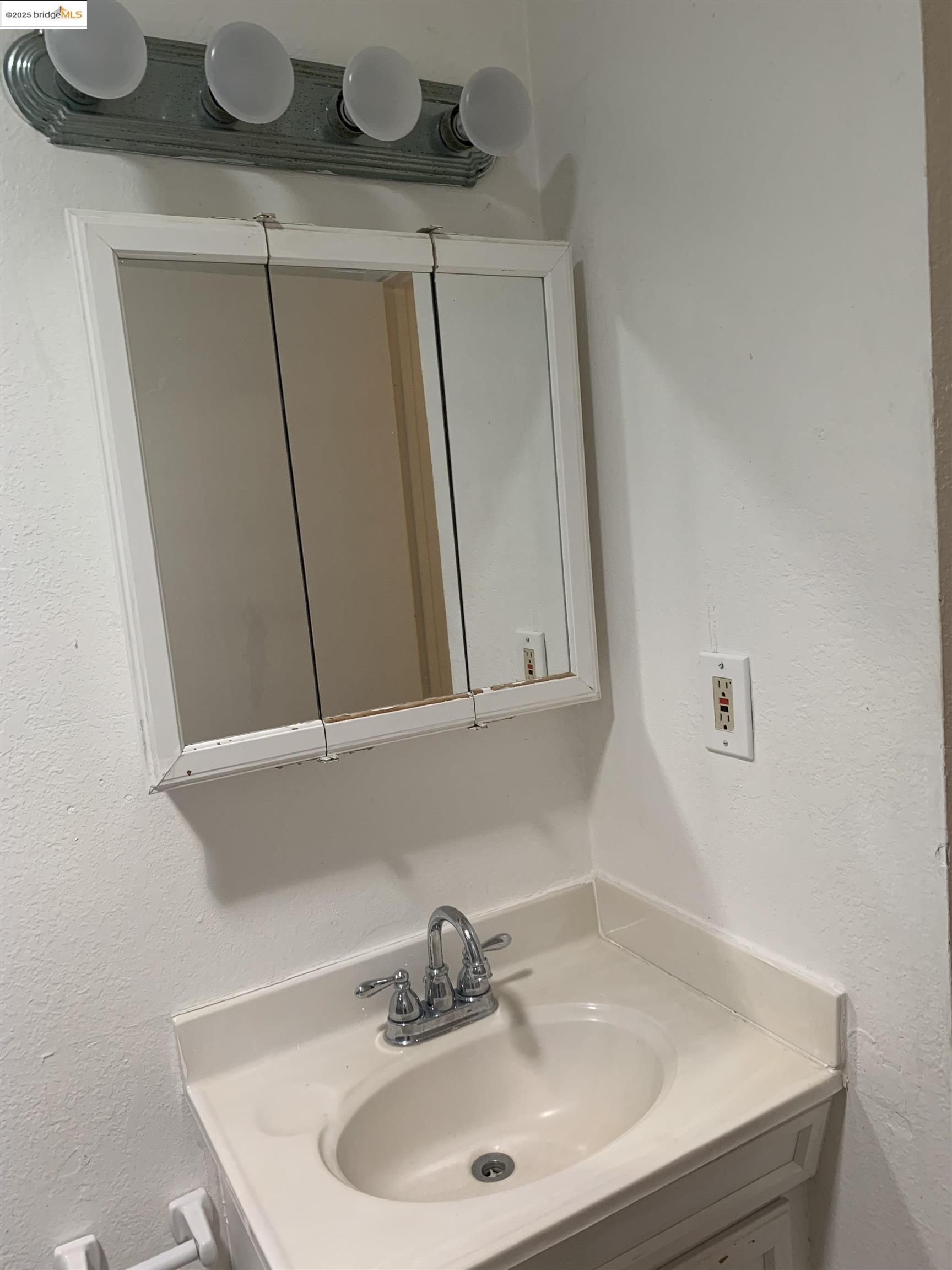 Detail Gallery Image 7 of 18 For Cedar Ct, Antioch,  CA 94509 - 3 Beds | 2 Baths