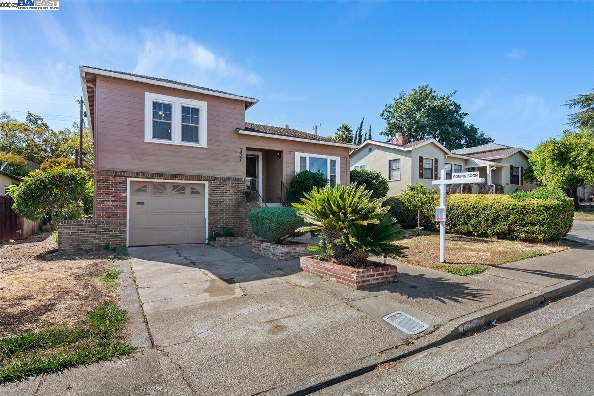 Detail Gallery Image 11 of 33 For 137 Viewmont Ave, Vallejo,  CA 94590 - 2 Beds | 1/1 Baths