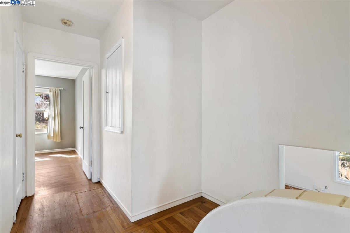 Detail Gallery Image 18 of 33 For 137 Viewmont Ave, Vallejo,  CA 94590 - 2 Beds | 1/1 Baths