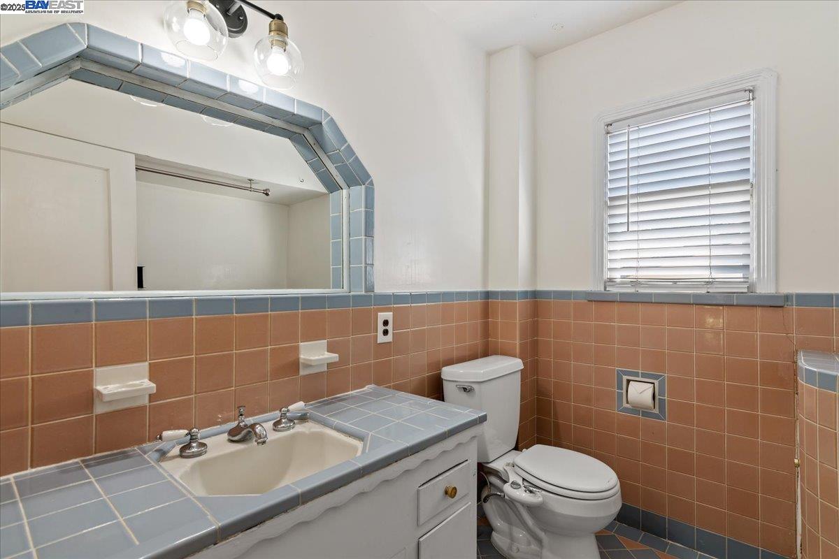 Detail Gallery Image 30 of 33 For 137 Viewmont Ave, Vallejo,  CA 94590 - 2 Beds | 1/1 Baths