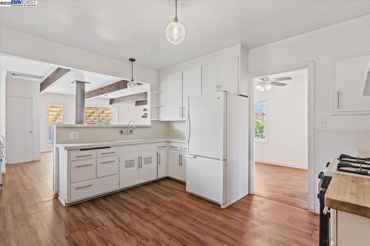 Detail Gallery Image 4 of 33 For 137 Viewmont Ave, Vallejo,  CA 94590 - 2 Beds | 1/1 Baths