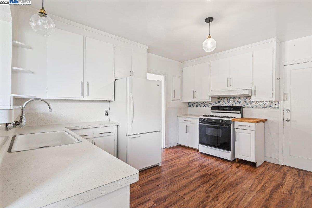 Detail Gallery Image 5 of 33 For 137 Viewmont Ave, Vallejo,  CA 94590 - 2 Beds | 1/1 Baths