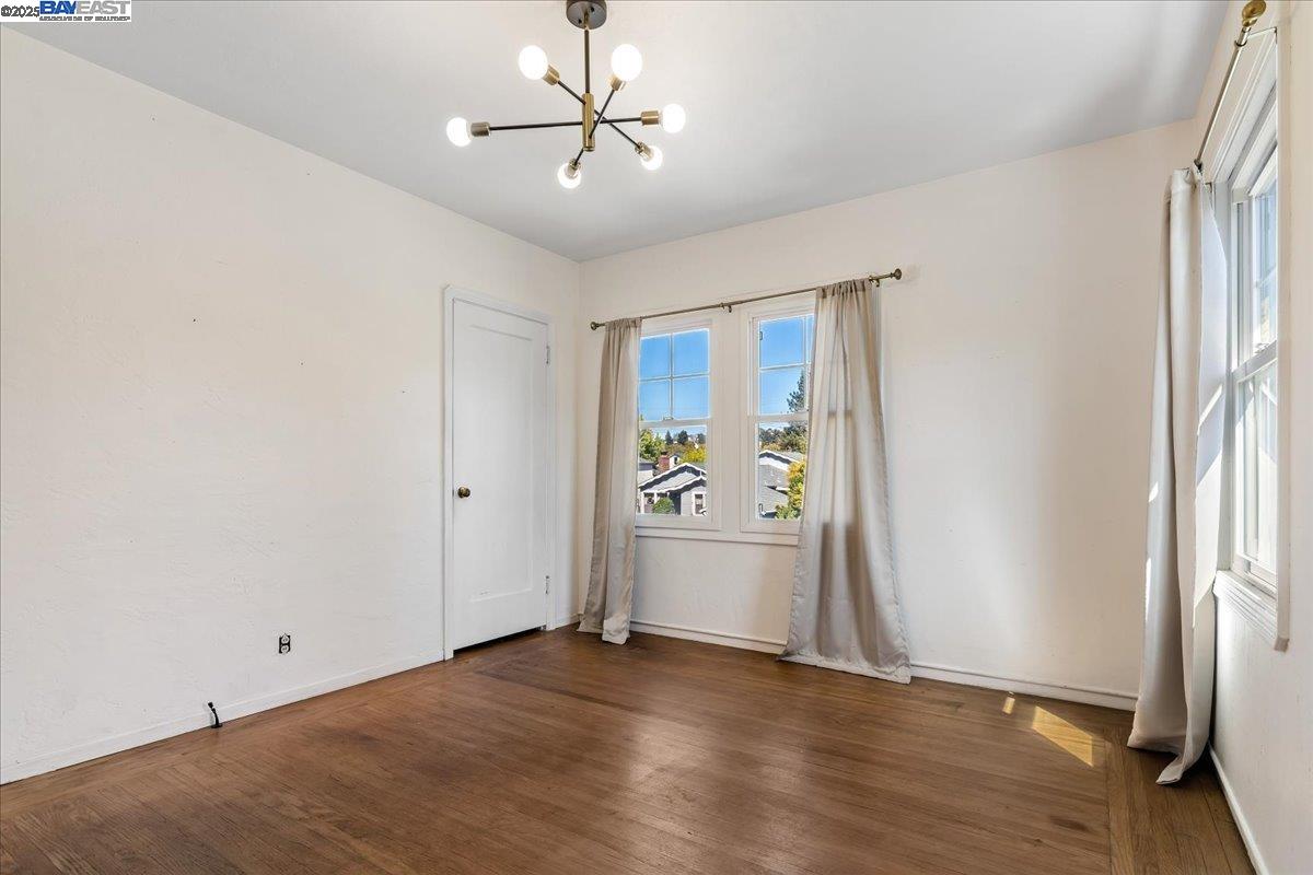 Detail Gallery Image 8 of 33 For 137 Viewmont Ave, Vallejo,  CA 94590 - 2 Beds | 1/1 Baths