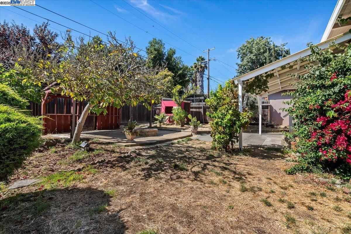 Detail Gallery Image 10 of 33 For 137 Viewmont Ave, Vallejo,  CA 94590 - 2 Beds | 1/1 Baths
