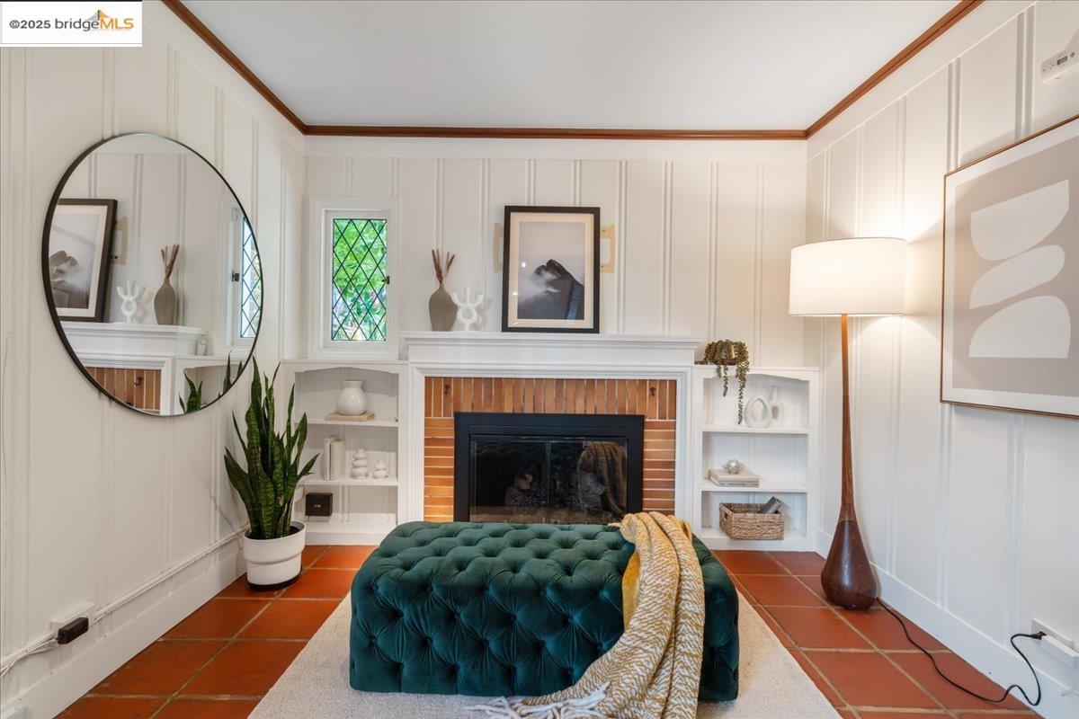 Detail Gallery Image 18 of 60 For 4401 Harbord Dr, Oakland,  CA 94618 - 4 Beds | 2/1 Baths