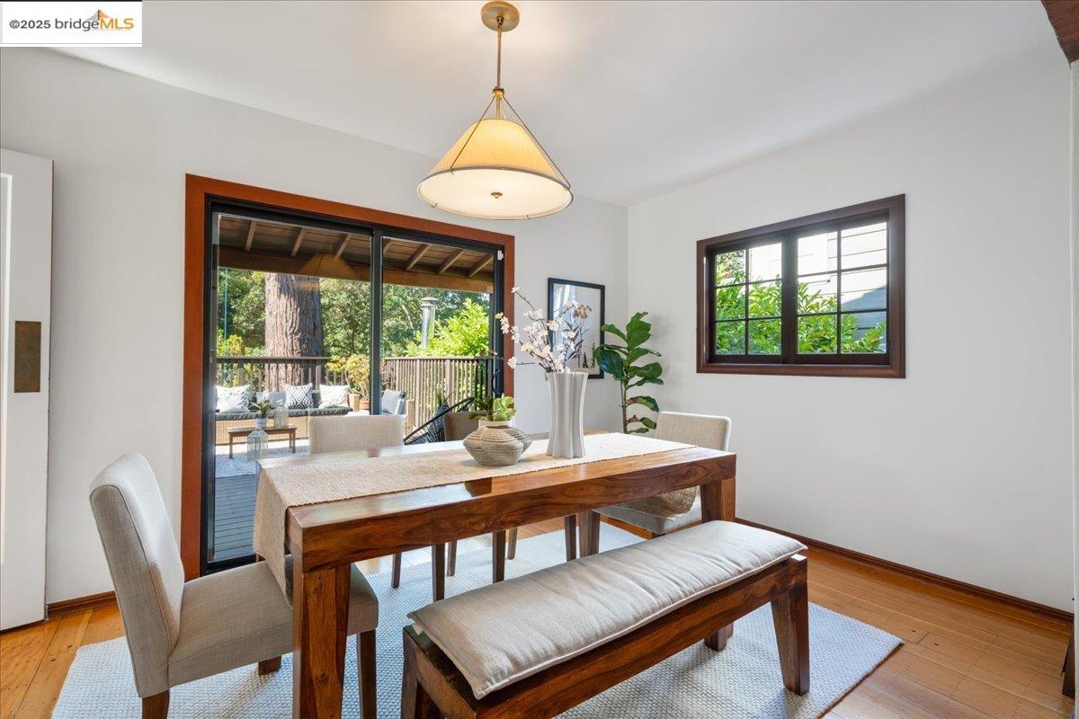 Detail Gallery Image 21 of 60 For 4401 Harbord Dr, Oakland,  CA 94618 - 4 Beds | 2/1 Baths