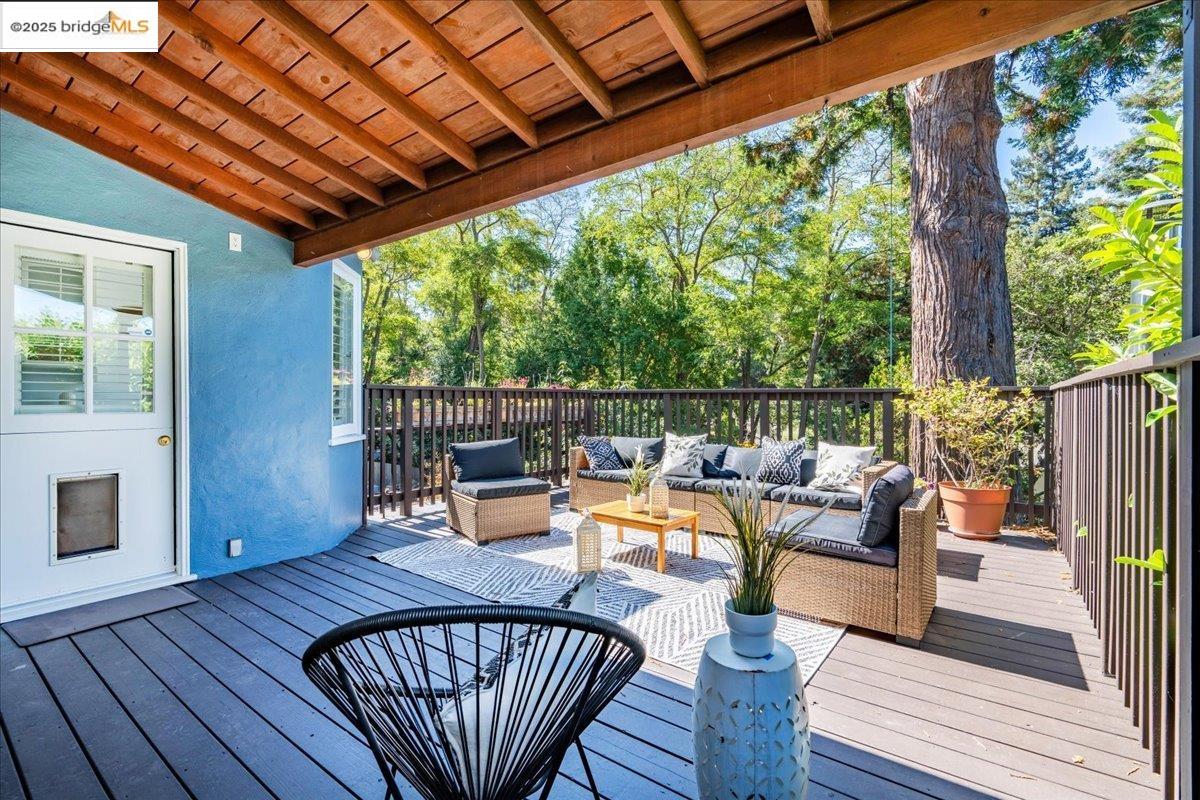 Detail Gallery Image 23 of 60 For 4401 Harbord Dr, Oakland,  CA 94618 - 4 Beds | 2/1 Baths
