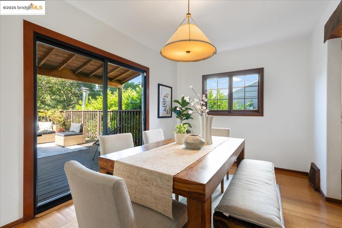 Detail Gallery Image 24 of 60 For 4401 Harbord Dr, Oakland,  CA 94618 - 4 Beds | 2/1 Baths