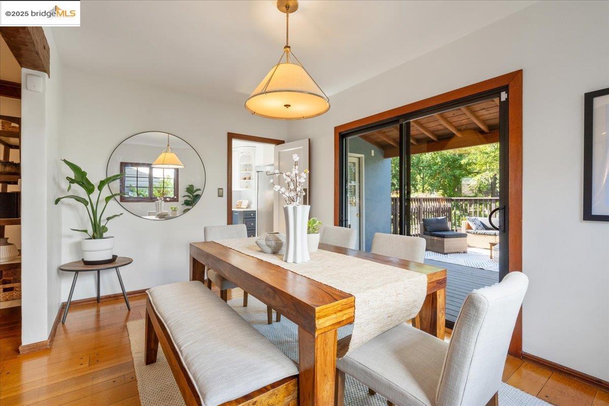 Detail Gallery Image 27 of 60 For 4401 Harbord Dr, Oakland,  CA 94618 - 4 Beds | 2/1 Baths