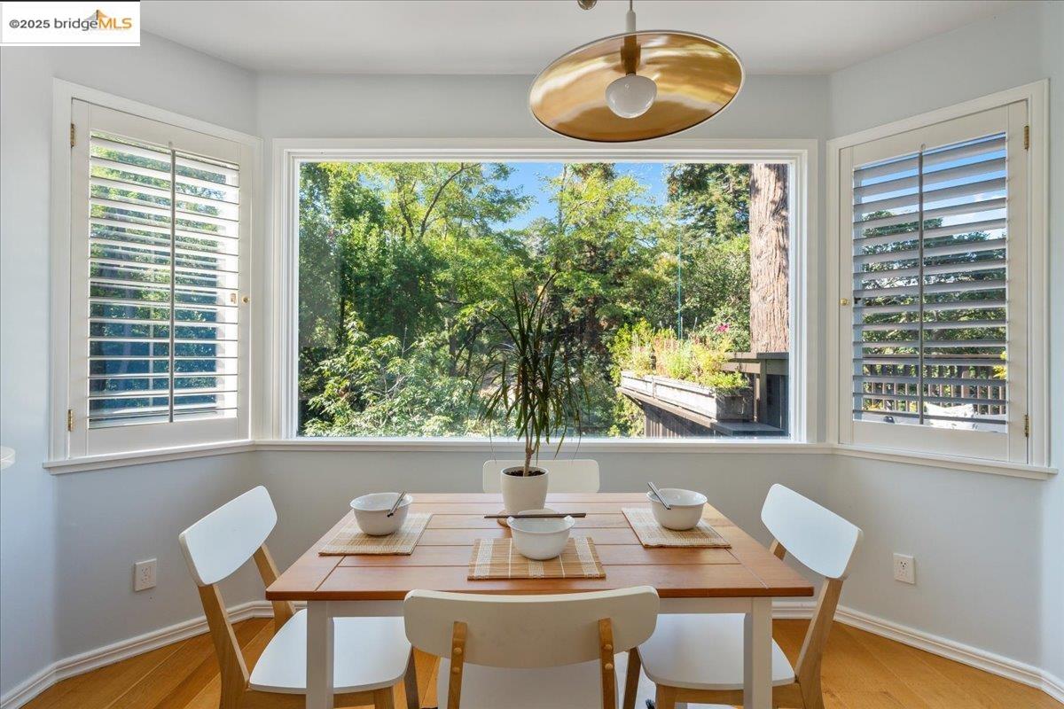 Detail Gallery Image 35 of 60 For 4401 Harbord Dr, Oakland,  CA 94618 - 4 Beds | 2/1 Baths