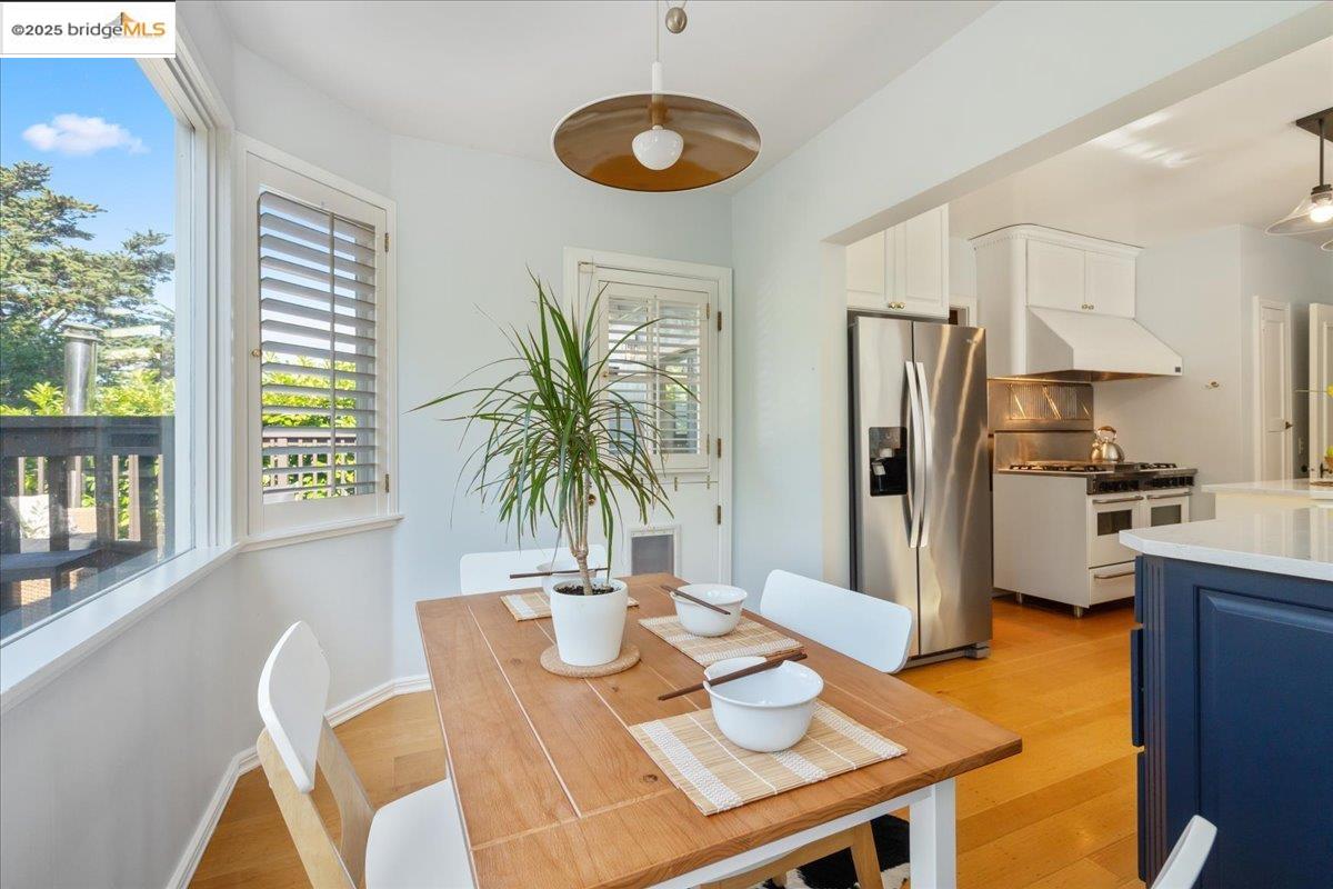 Detail Gallery Image 38 of 60 For 4401 Harbord Dr, Oakland,  CA 94618 - 4 Beds | 2/1 Baths