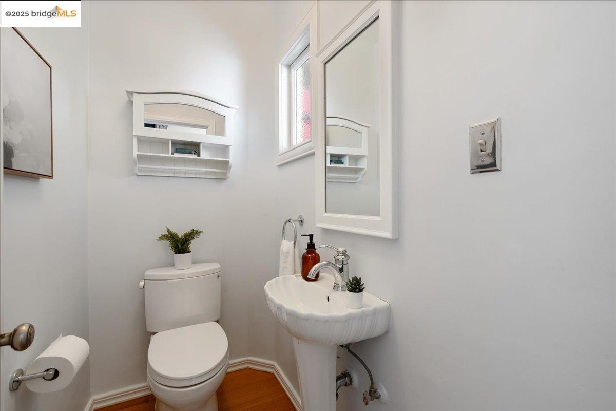 Detail Gallery Image 42 of 60 For 4401 Harbord Dr, Oakland,  CA 94618 - 4 Beds | 2/1 Baths