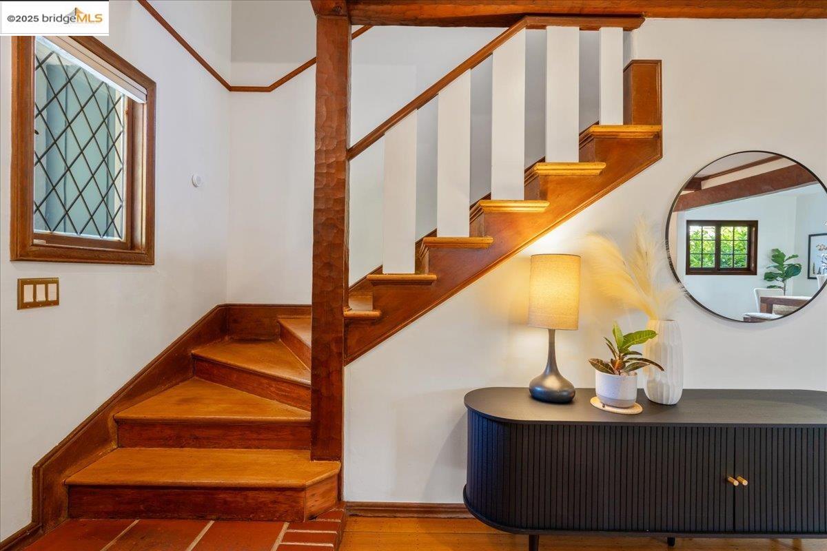 Detail Gallery Image 43 of 60 For 4401 Harbord Dr, Oakland,  CA 94618 - 4 Beds | 2/1 Baths