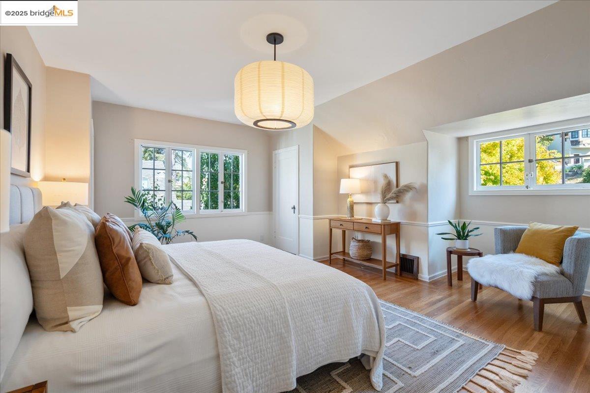 Detail Gallery Image 53 of 60 For 4401 Harbord Dr, Oakland,  CA 94618 - 4 Beds | 2/1 Baths