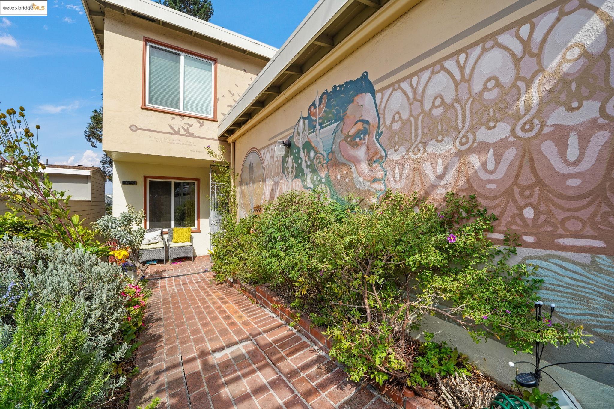 Detail Gallery Image 3 of 19 For 829 Vermont St, Oakland,  CA 94610 - – Beds | – Baths