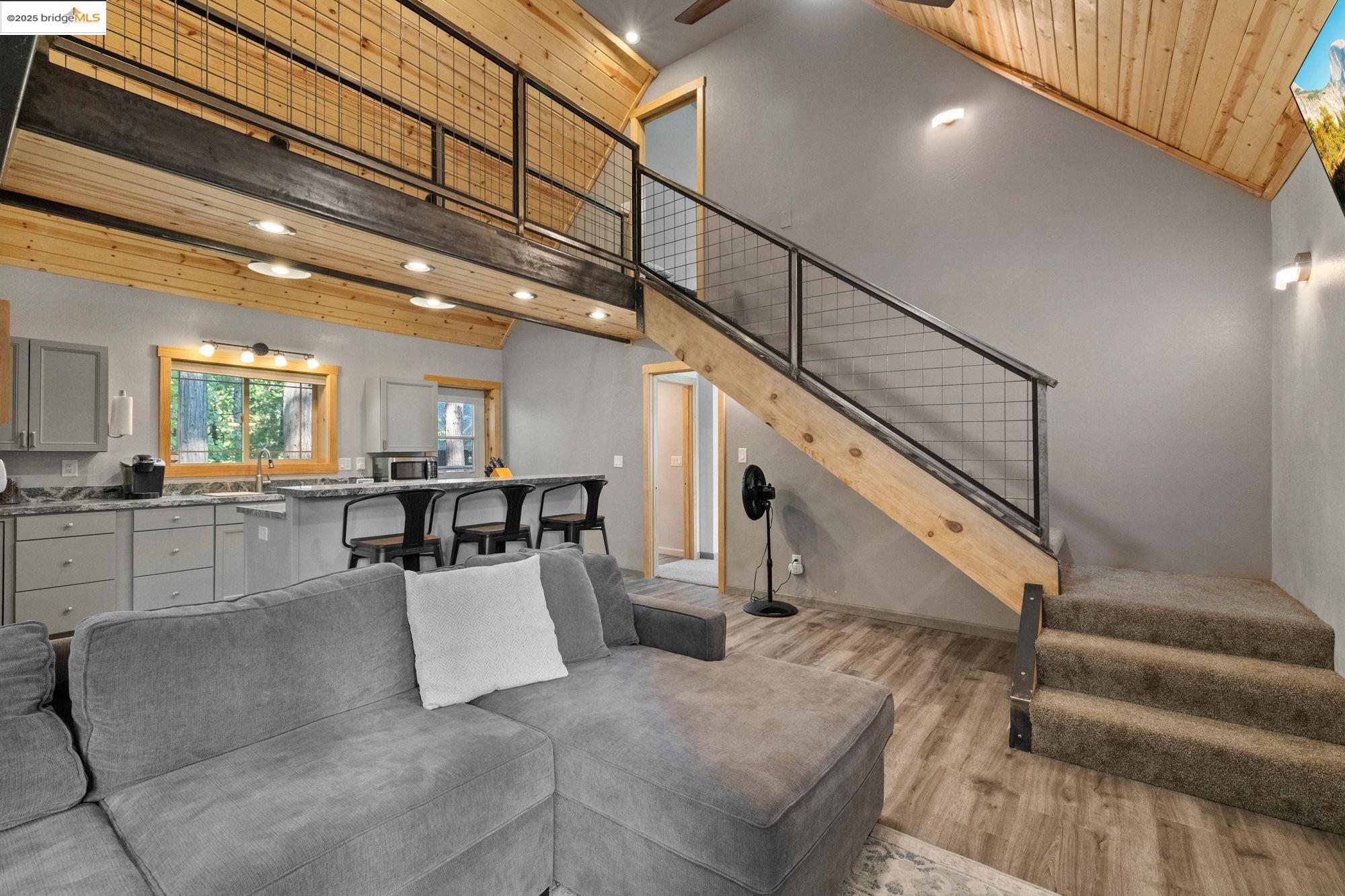 Detail Gallery Image 12 of 37 For 24118 Palapeta Ln, Mi Wuk Village,  CA 95346 - 3 Beds | 2/1 Baths