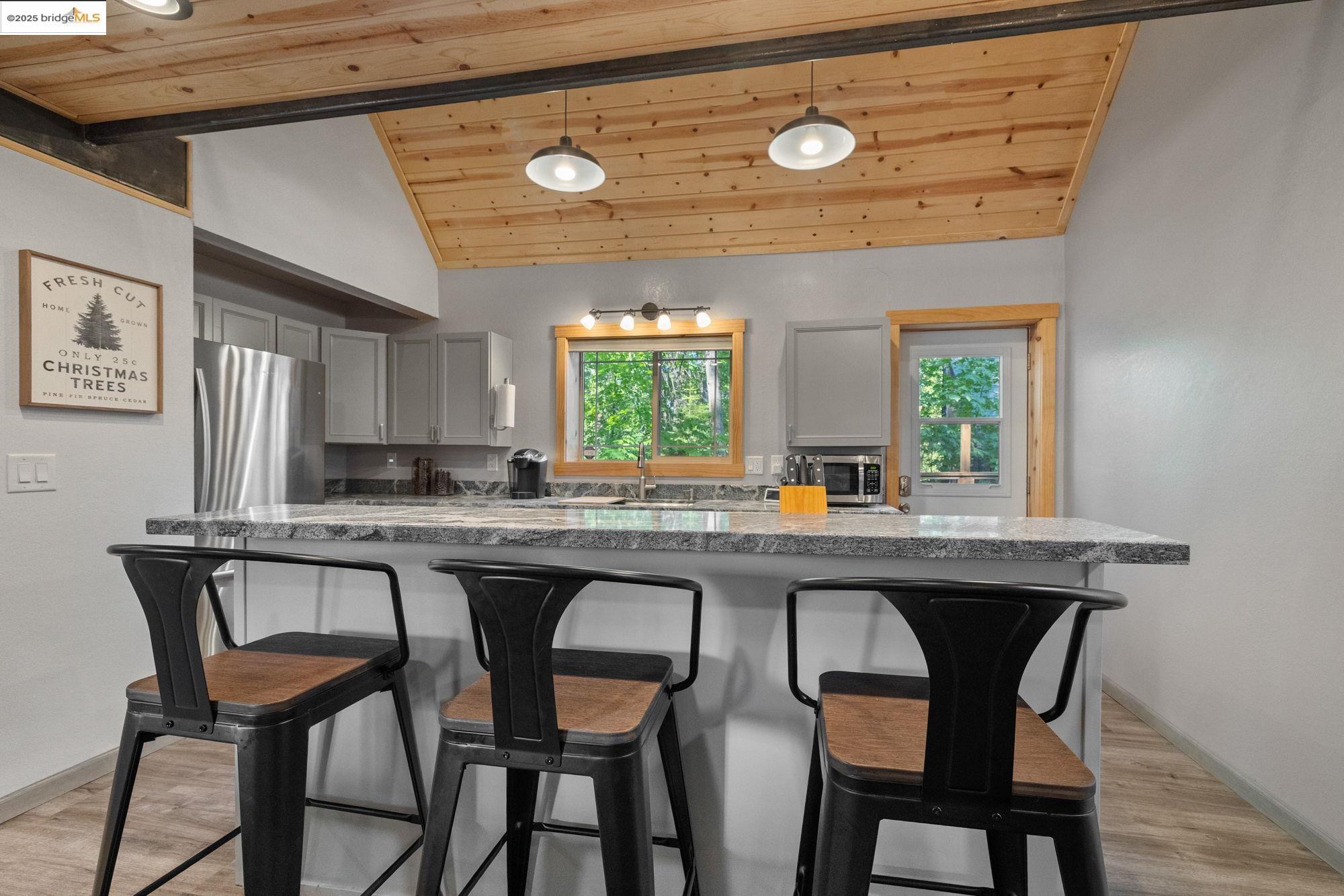 Detail Gallery Image 13 of 37 For 24118 Palapeta Ln, Mi Wuk Village,  CA 95346 - 3 Beds | 2/1 Baths