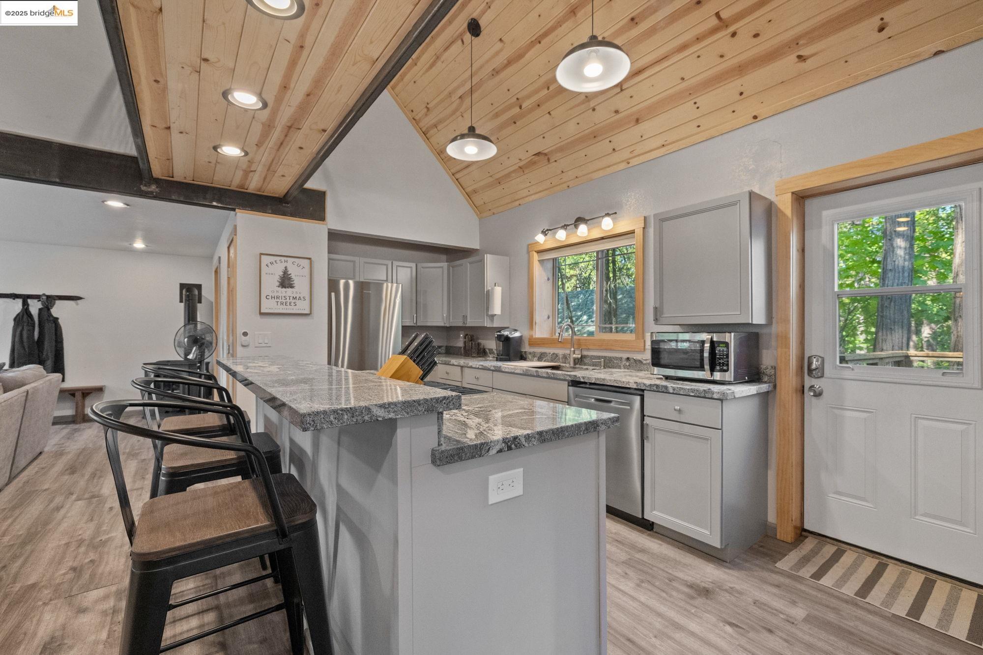 Detail Gallery Image 16 of 37 For 24118 Palapeta Ln, Mi Wuk Village,  CA 95346 - 3 Beds | 2/1 Baths