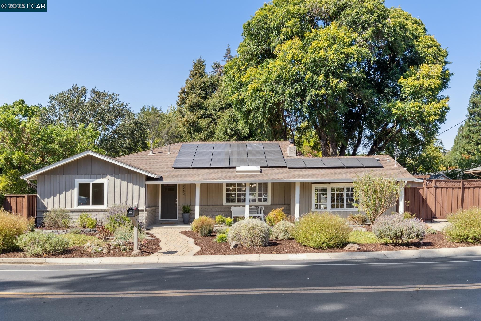 Detail Gallery Image 3 of 51 For 3260 Rohrer Drive, Lafayette,  CA 94549-5640 - 3 Beds | 2 Baths