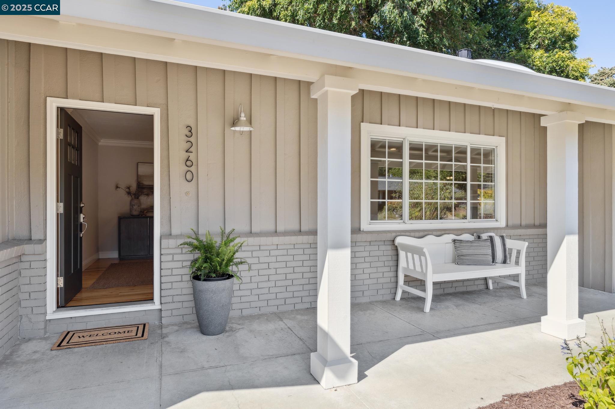Detail Gallery Image 4 of 51 For 3260 Rohrer Drive, Lafayette,  CA 94549-5640 - 3 Beds | 2 Baths