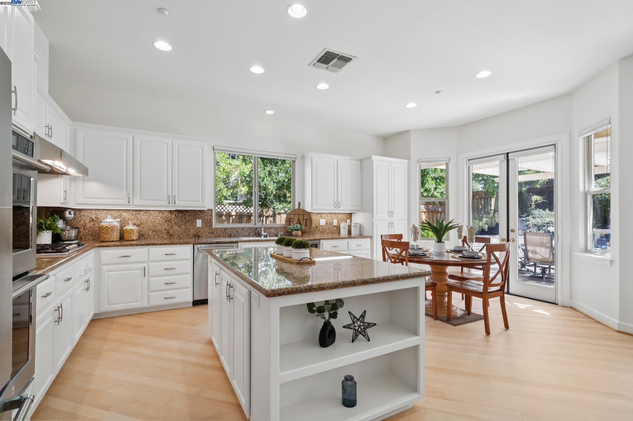 Detail Gallery Image 14 of 37 For 2147 Pomezia Ct, Pleasanton,  CA 94566 - 4 Beds | 3 Baths