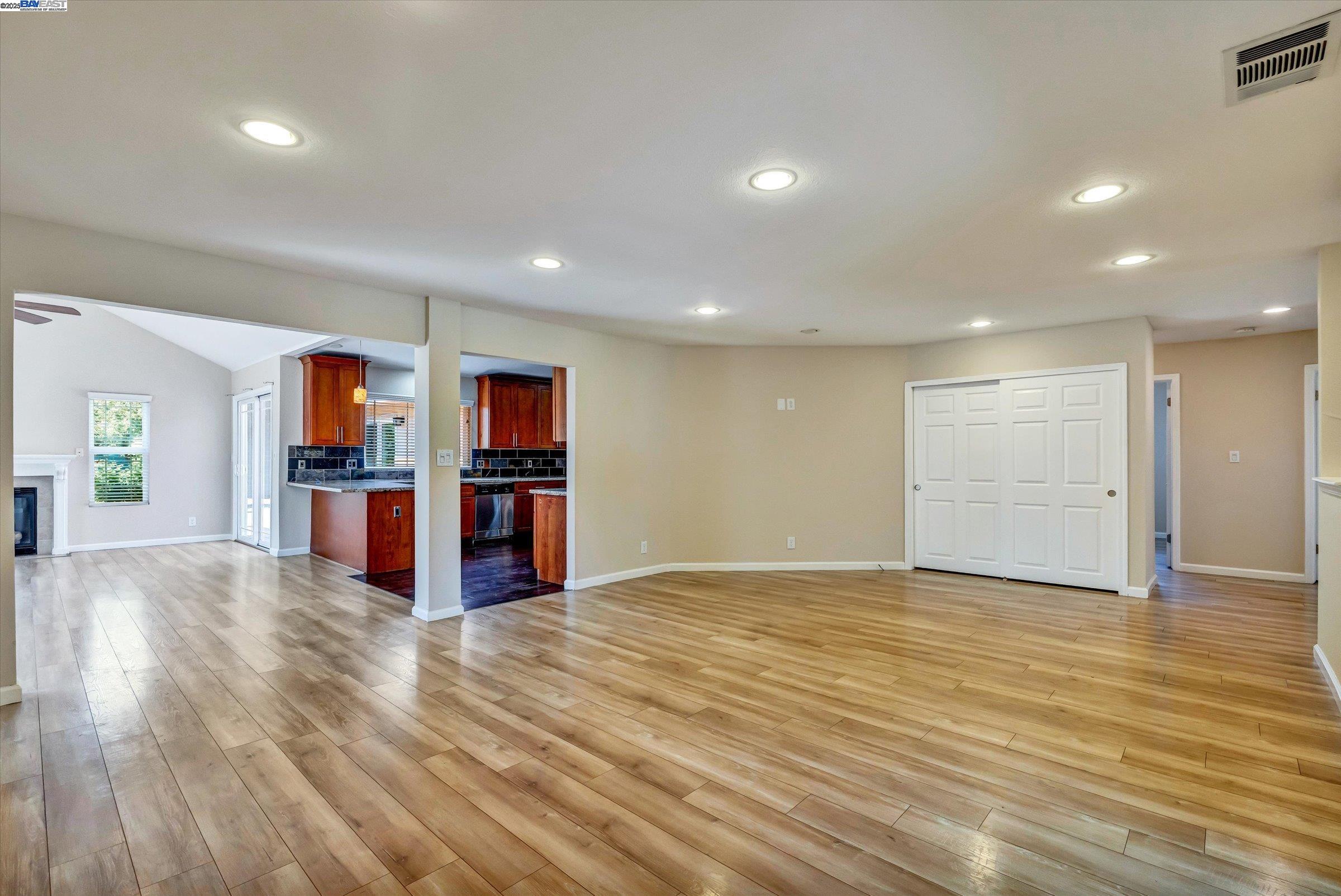 Detail Gallery Image 4 of 45 For 37659 Granville Dr, Fremont,  CA 94536 - 5 Beds | 3 Baths