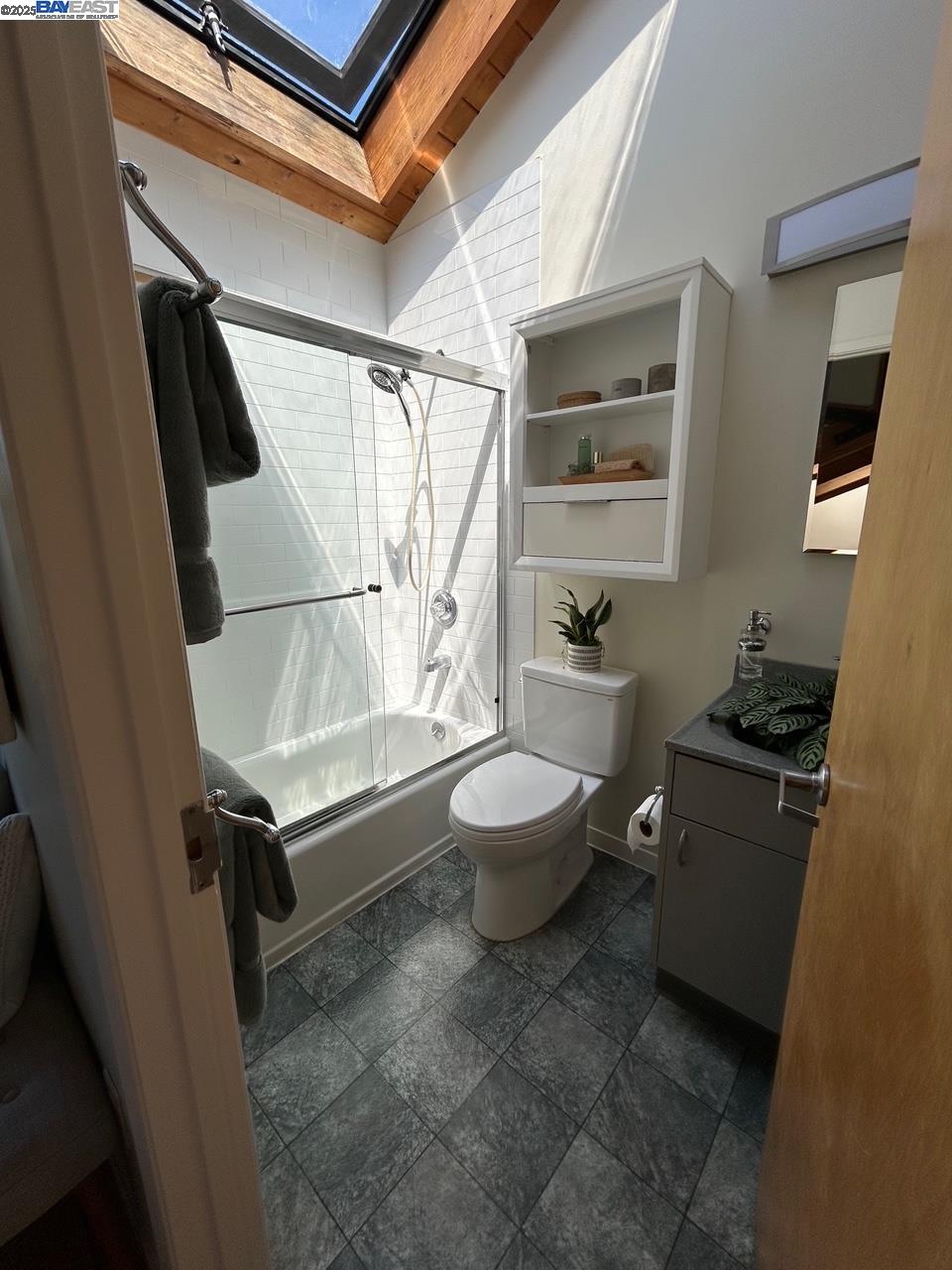 Detail Gallery Image 12 of 15 For 2120 6th St #11,  Berkeley,  CA 94710 - 1 Beds | 1 Baths