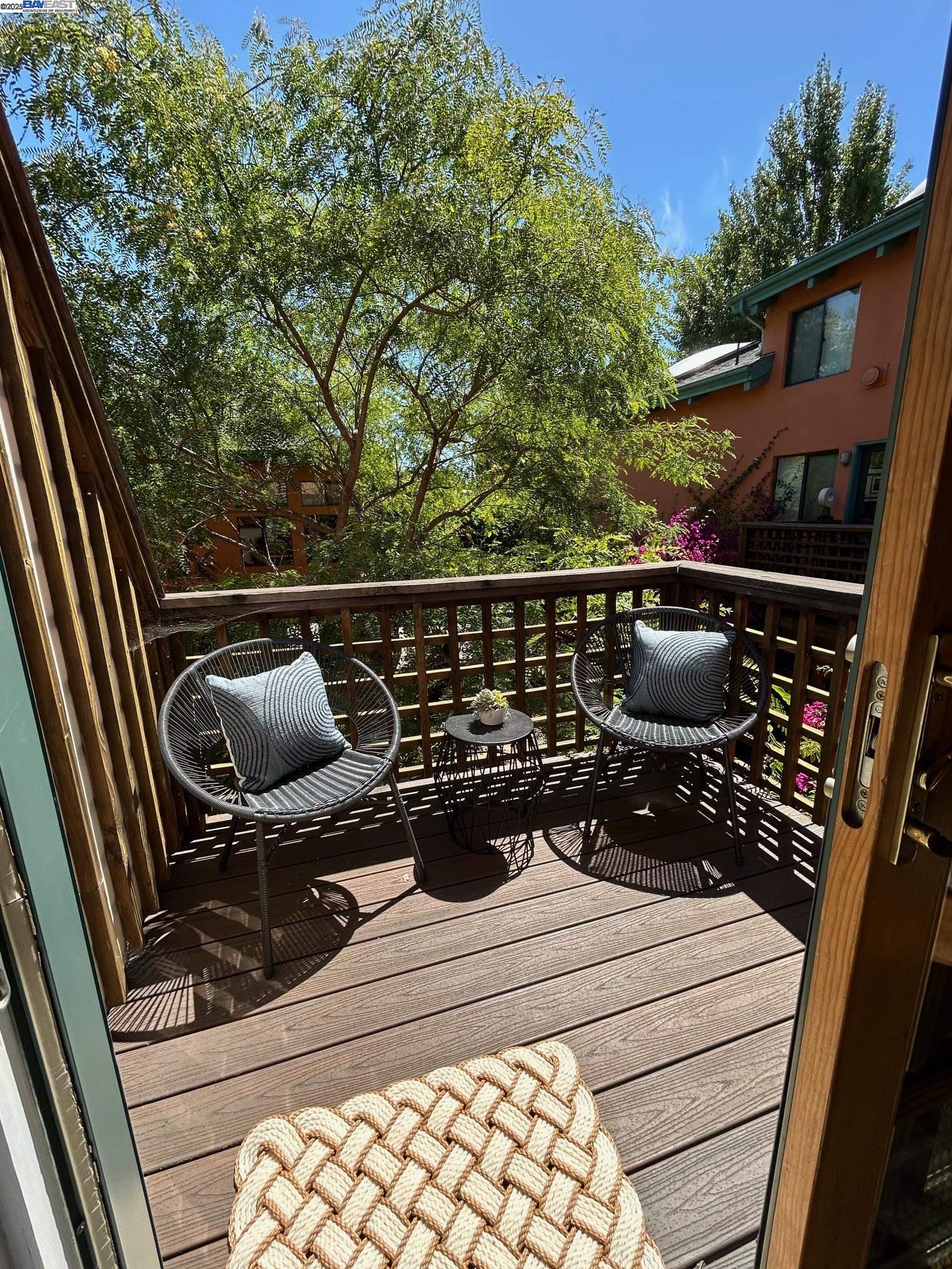 Detail Gallery Image 9 of 15 For 2120 6th St #11,  Berkeley,  CA 94710 - 1 Beds | 1 Baths