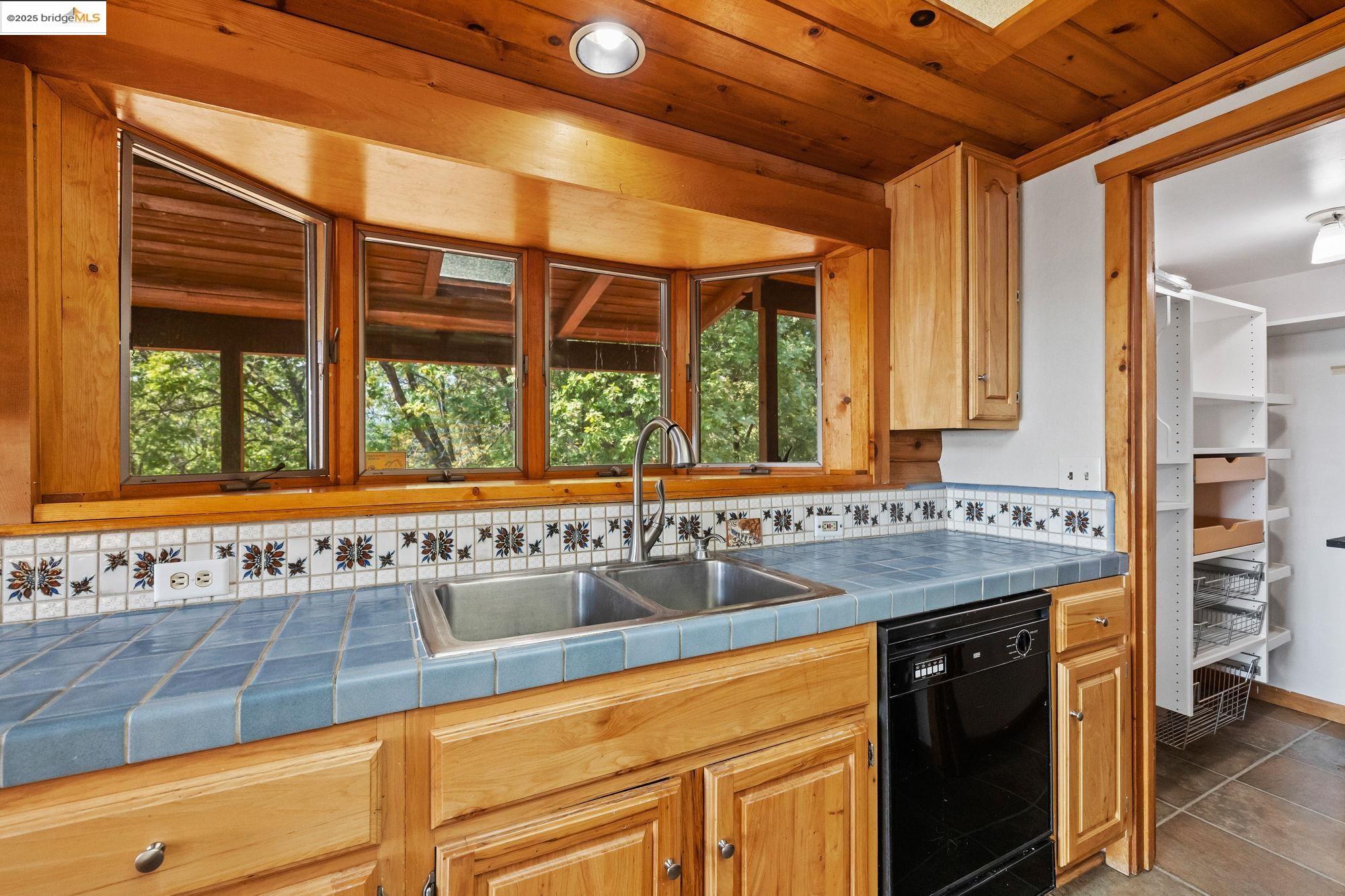 Detail Gallery Image 16 of 60 For 14799 Big Hill Road, Sonora,  CA 95370 - 3 Beds | 2 Baths