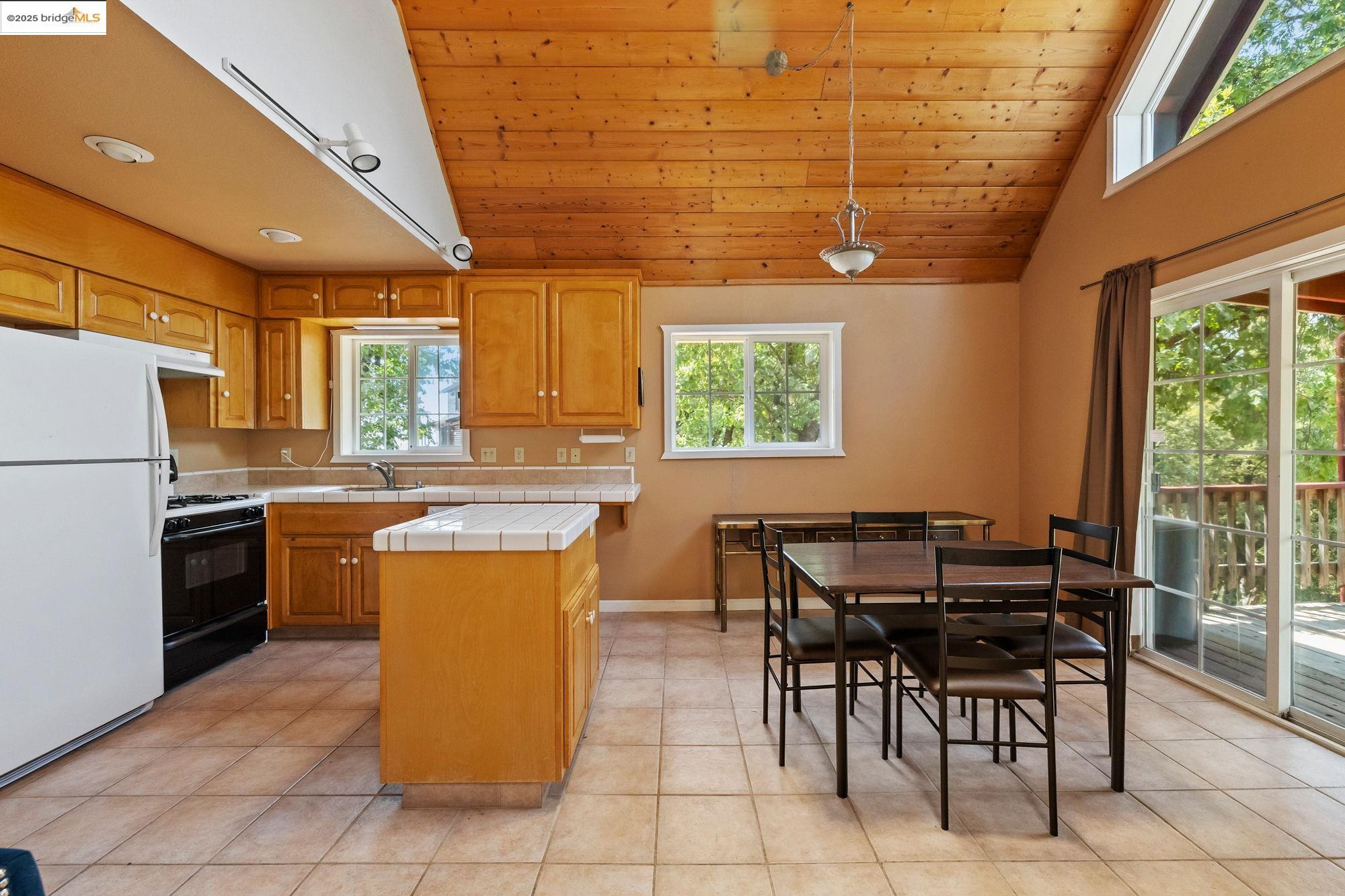 Detail Gallery Image 39 of 60 For 14799 Big Hill Road, Sonora,  CA 95370 - 3 Beds | 2 Baths