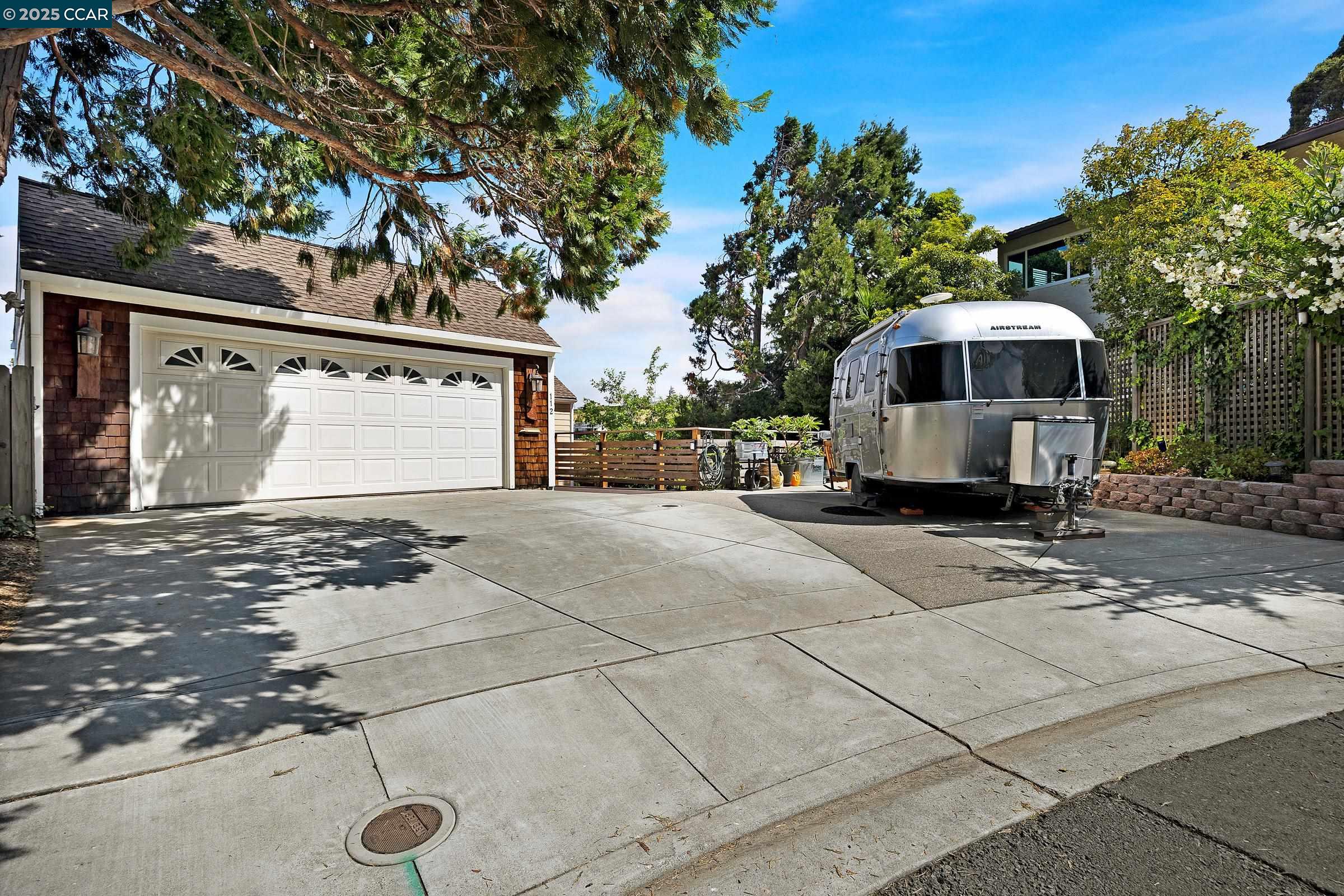 Detail Gallery Image 1 of 31 For 112 Inverness Ct, Benicia,  CA 94510 - 3 Beds | 2/1 Baths