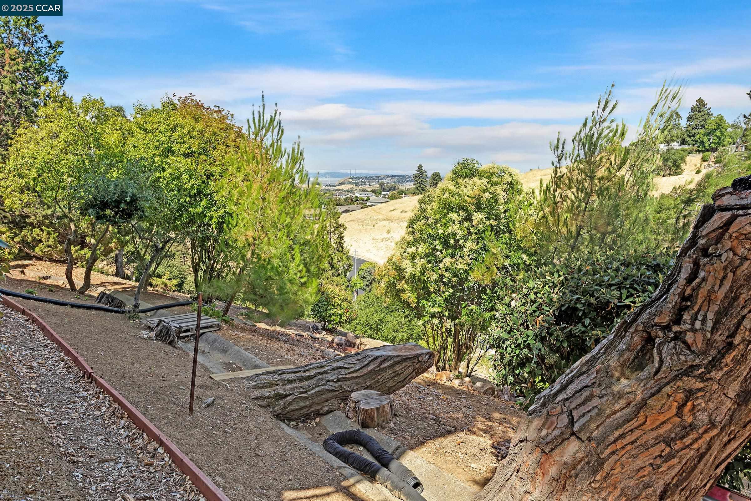 Detail Gallery Image 28 of 31 For 112 Inverness Ct, Benicia,  CA 94510 - 3 Beds | 2/1 Baths