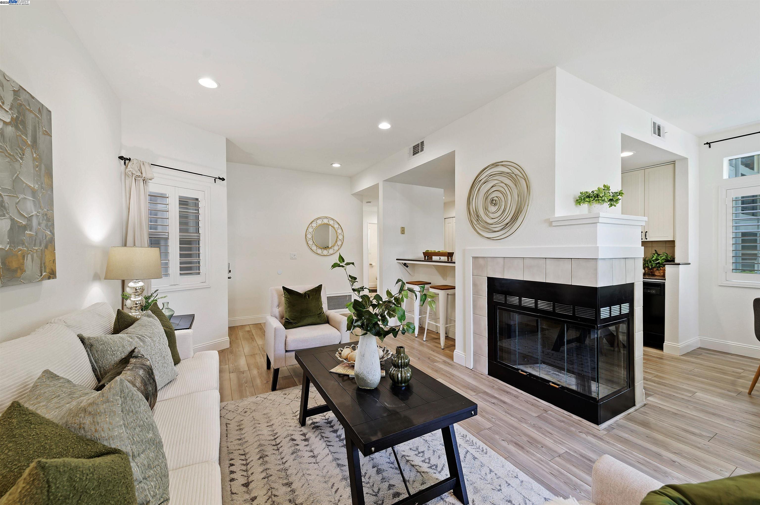 Photo #9: 41109932 Listing: Photo #9