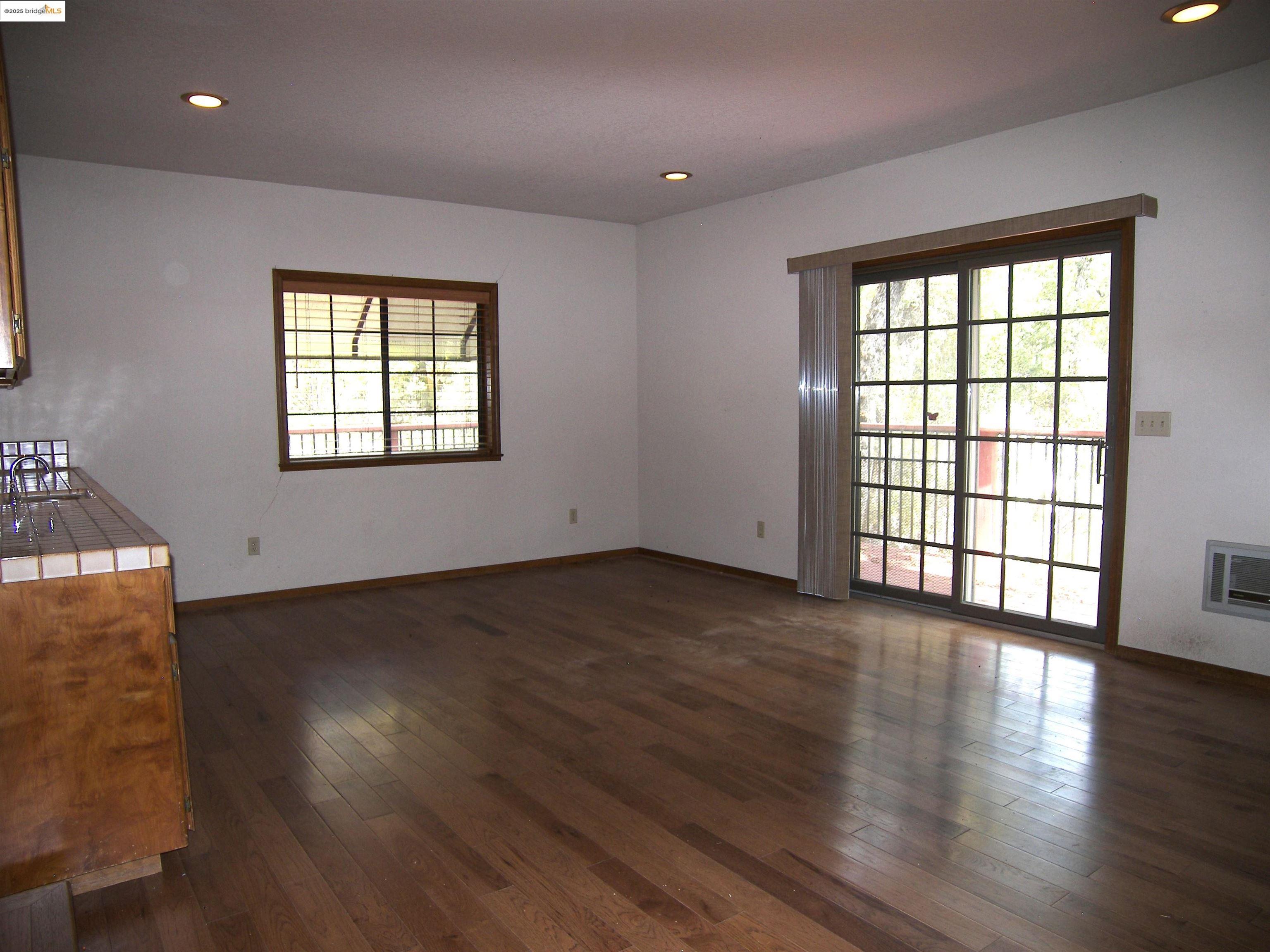 Detail Gallery Image 14 of 58 For 19195 Ferretti Rd., Groveland,  CA 95321 - 3 Beds | 3 Baths