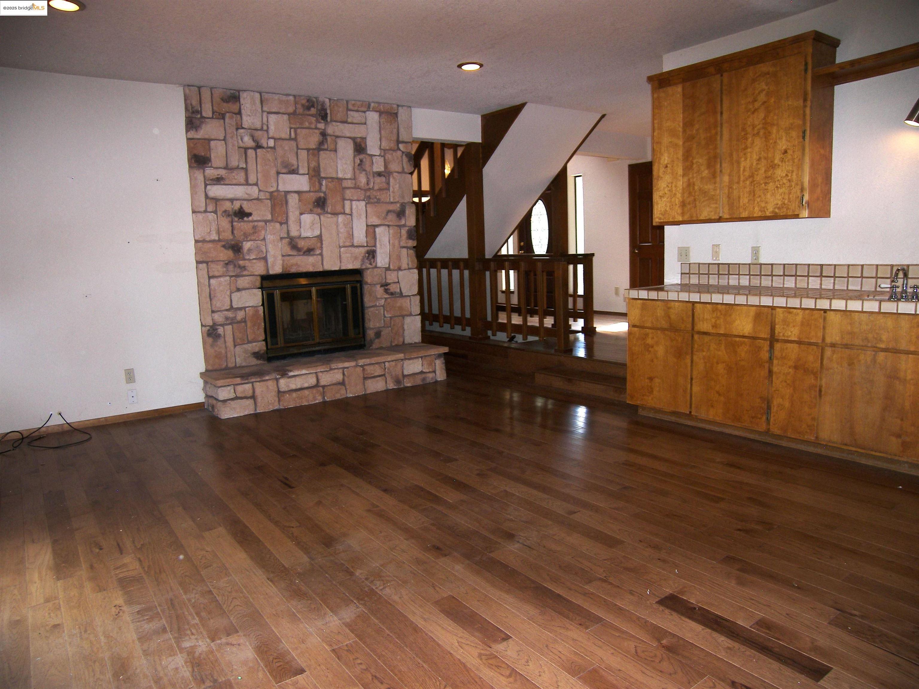 Detail Gallery Image 15 of 58 For 19195 Ferretti Rd., Groveland,  CA 95321 - 3 Beds | 3 Baths