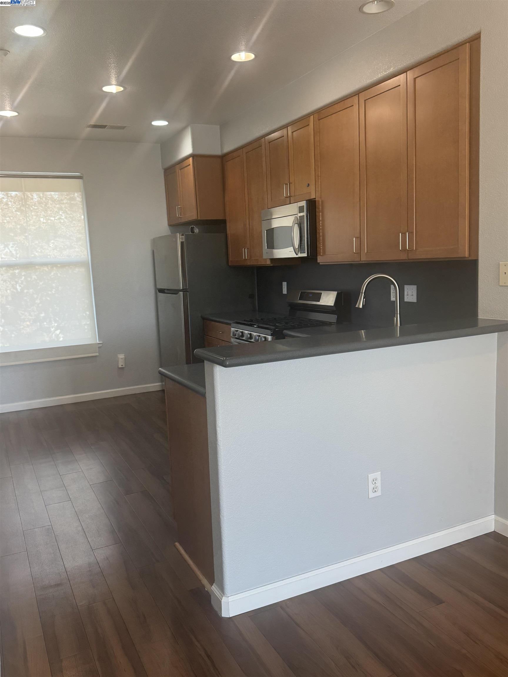 Photo #9: 41109937 Listing: Photo #9