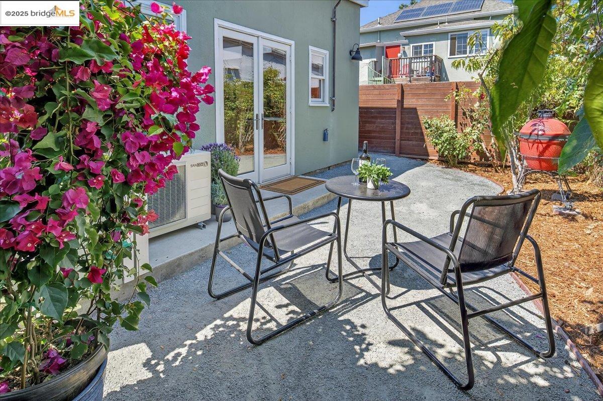 Detail Gallery Image 3 of 42 For 1522 Harmon Street, Berkeley,  CA 94703 - – Beds | – Baths