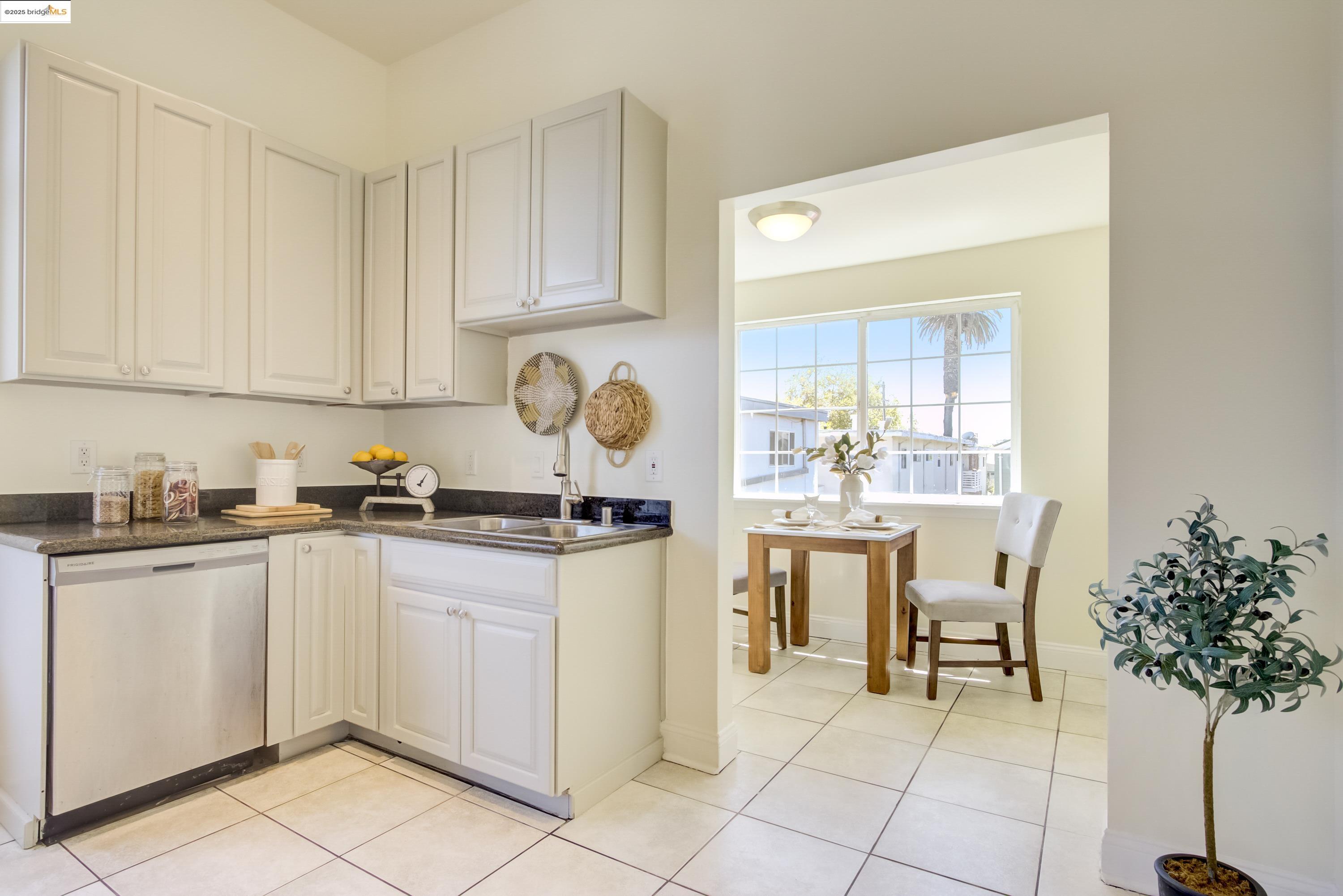 Detail Gallery Image 26 of 42 For 1522 Harmon Street, Berkeley,  CA 94703 - – Beds | – Baths