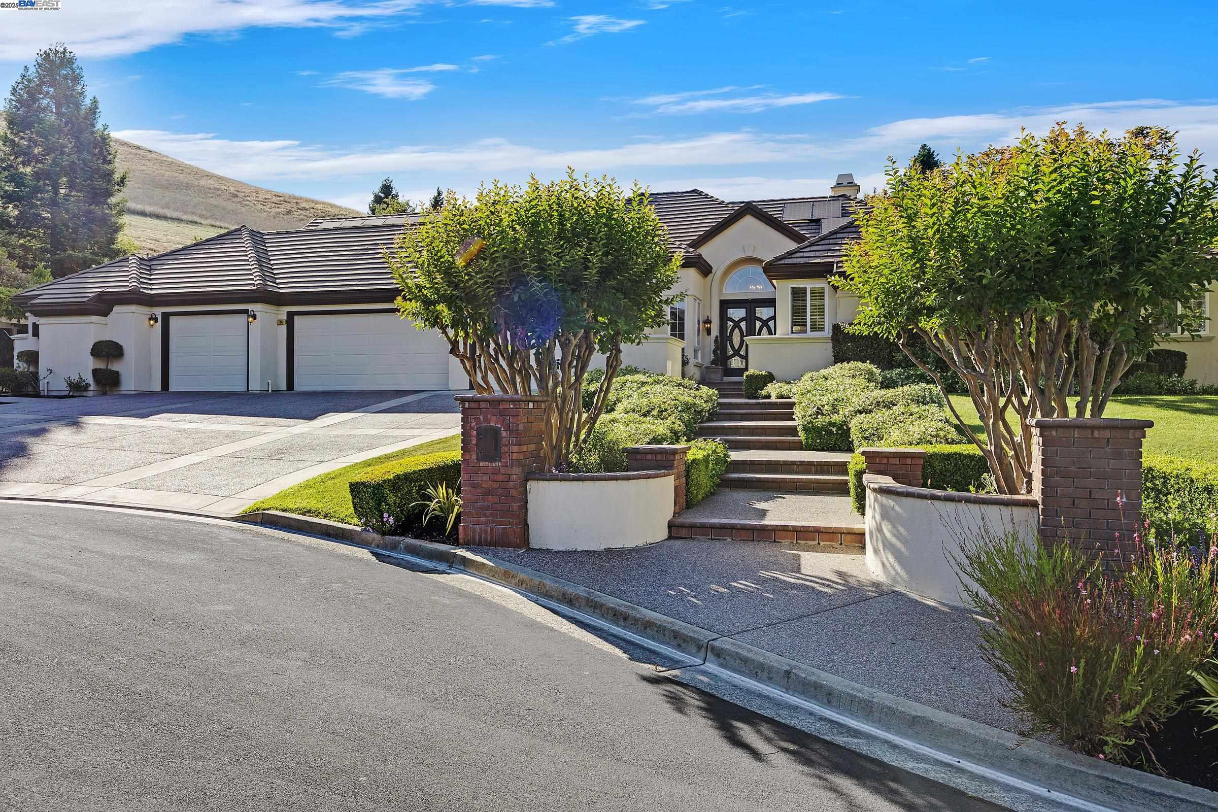Detail Gallery Image 2 of 60 For 24 Timberview Ct., Danville,  CA 94506 - 4 Beds | 3/2 Baths