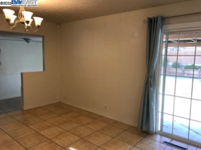 Detail Gallery Image 5 of 12 For 212 Elvira St, Livermore,  CA 94550 - 3 Beds | 2 Baths