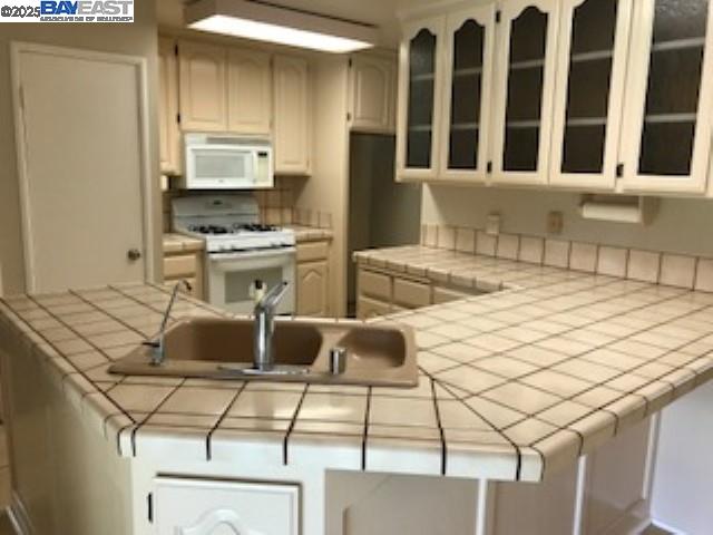 Detail Gallery Image 8 of 12 For 212 Elvira St, Livermore,  CA 94550 - 3 Beds | 2 Baths
