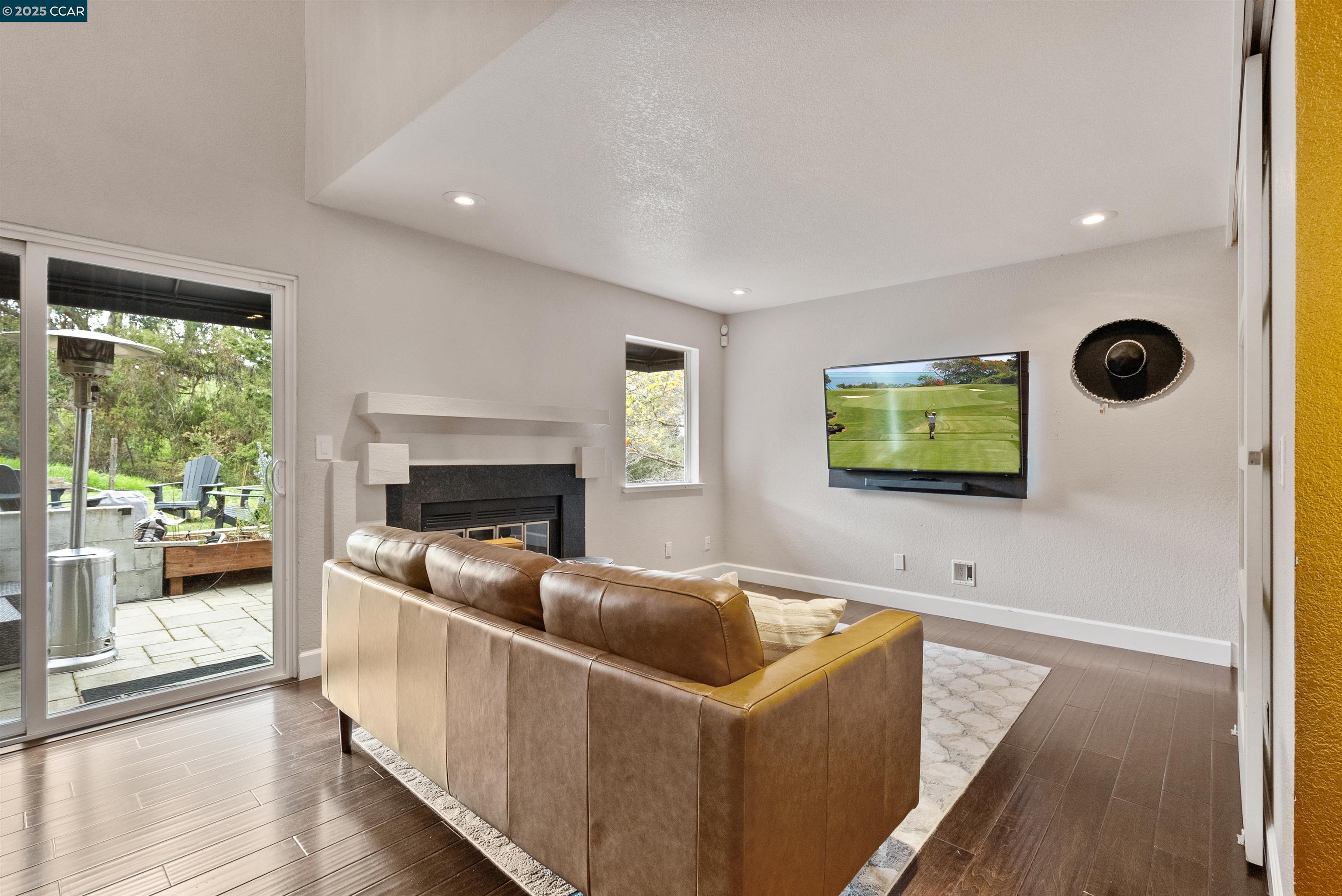 Detail Gallery Image 24 of 44 For 110 Costanza Drive, Martinez,  CA 94553 - 4 Beds | 3 Baths