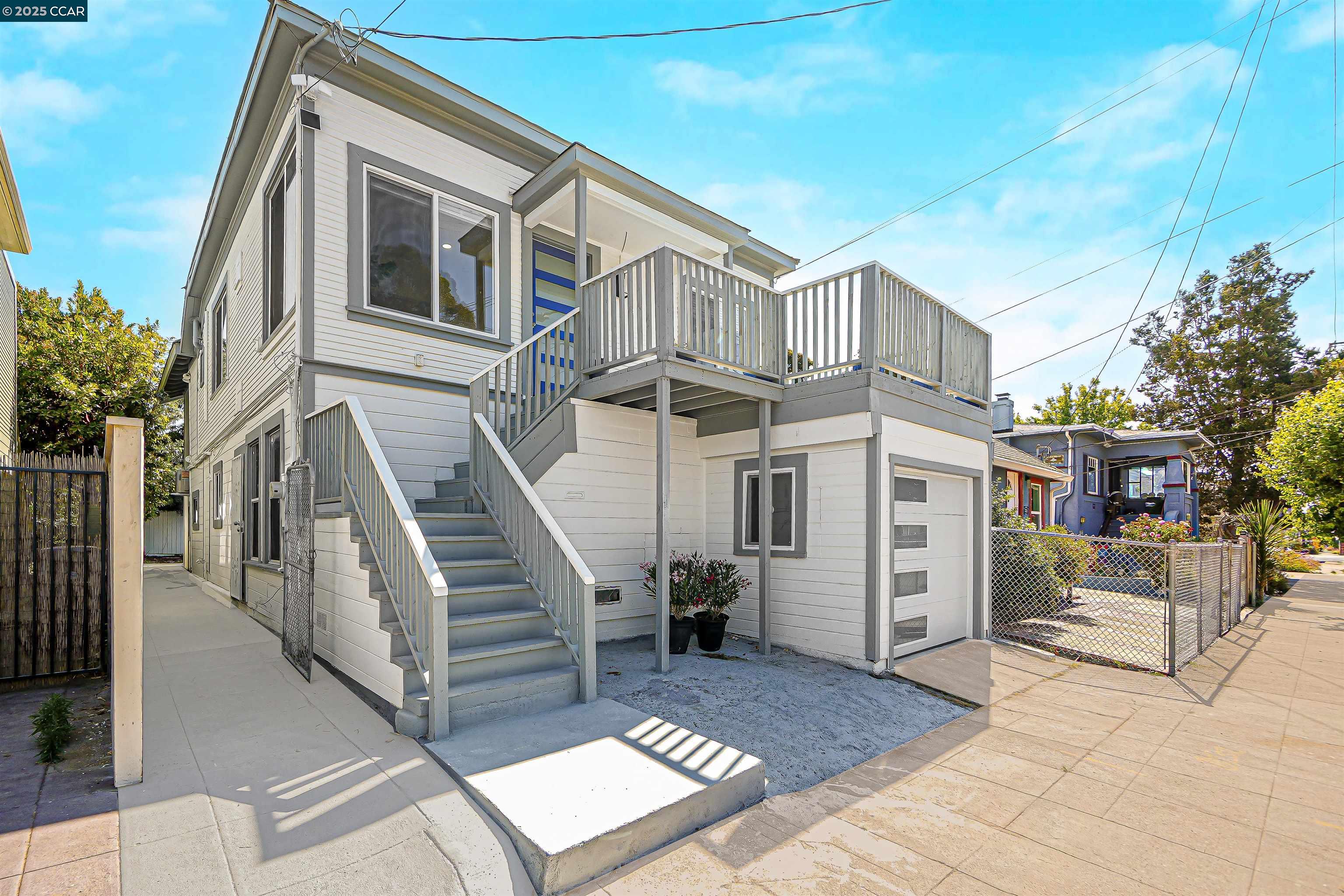 Detail Gallery Image 3 of 60 For 767 47th St, Oakland,  CA 94609 - 4 Beds | 3 Baths