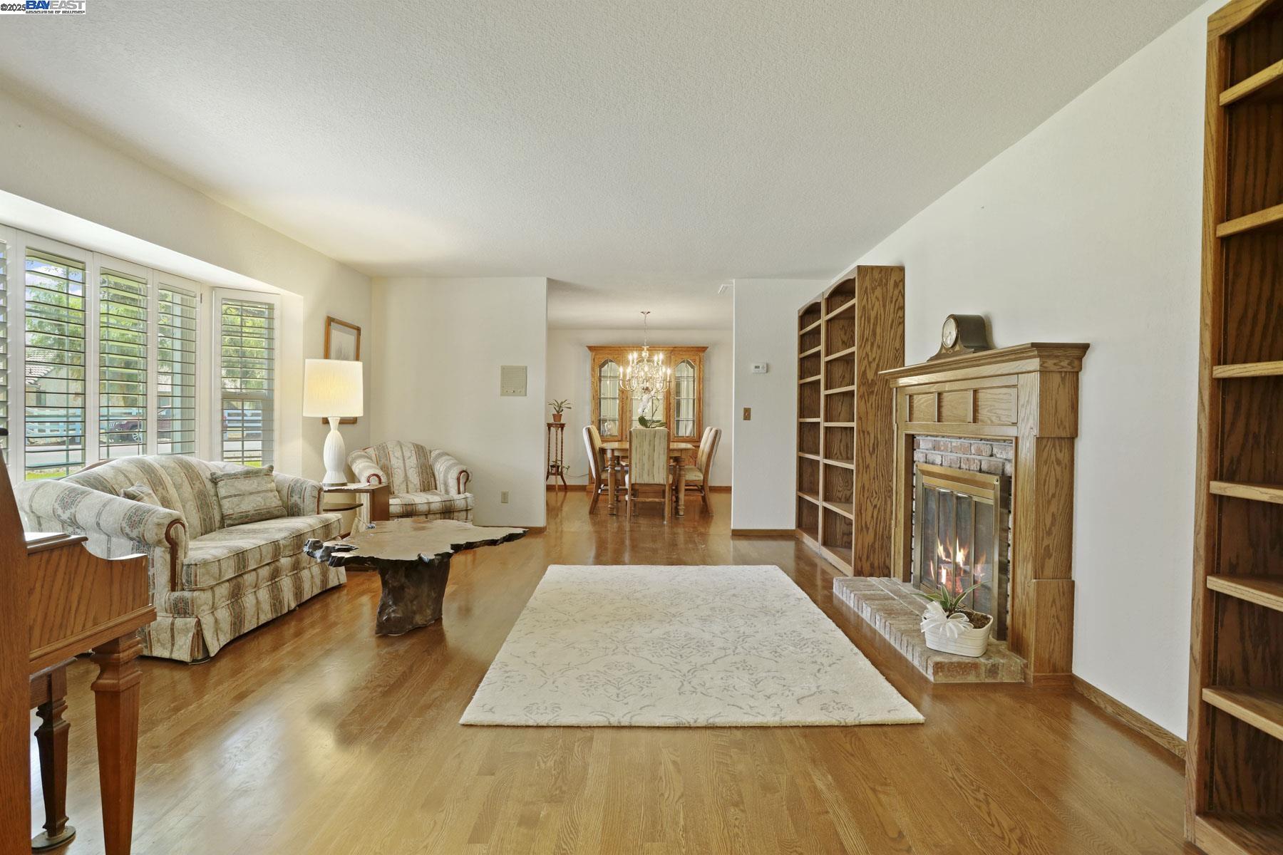 Detail Gallery Image 13 of 60 For 16551 Los Positas Way, Tracy,  CA 95304 - 5 Beds | 4 Baths