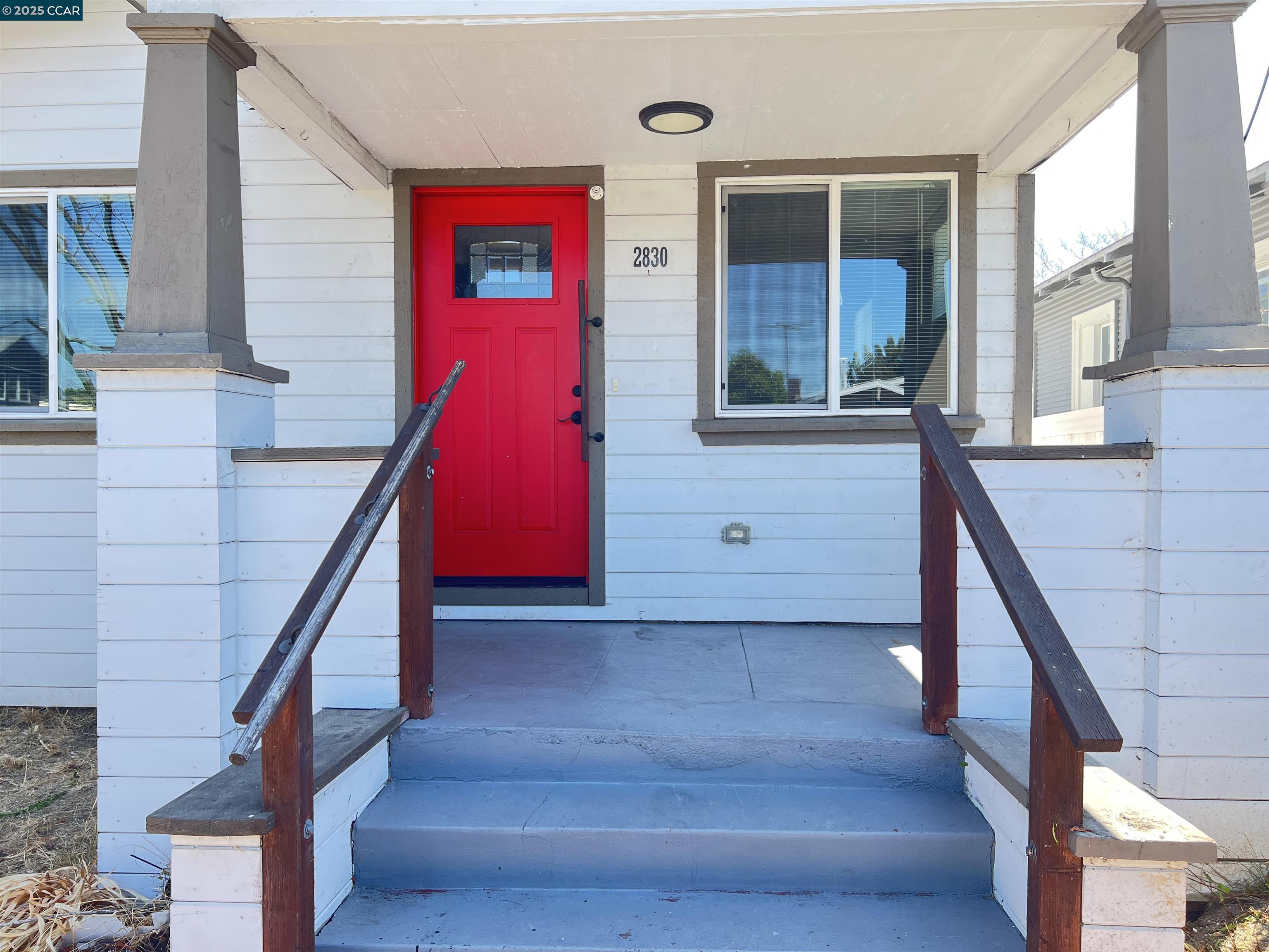 Detail Gallery Image 2 of 21 For 2830 23rd Avenue, Oakland,  CA 94606 - 2 Beds | 1 Baths