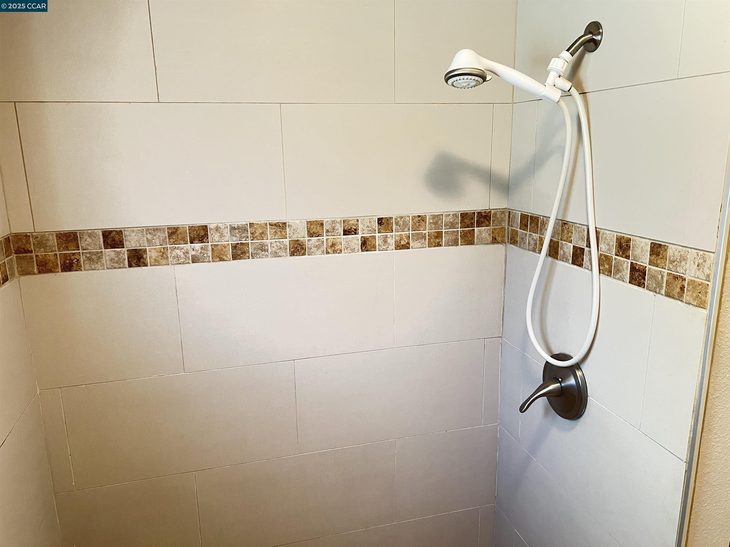 Detail Gallery Image 15 of 21 For 2830 23rd Avenue, Oakland,  CA 94606 - 2 Beds | 1 Baths