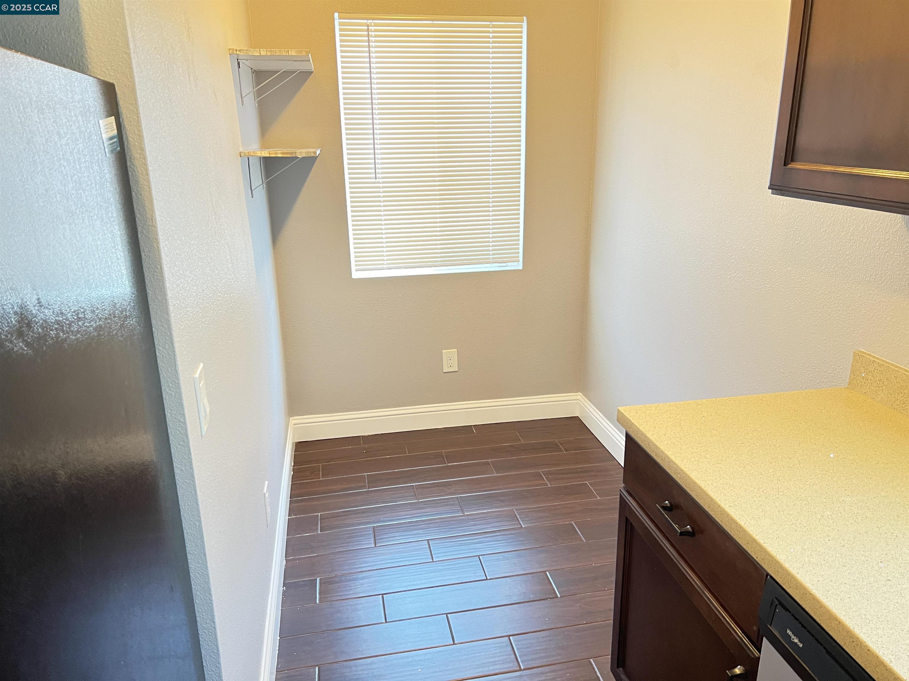 Detail Gallery Image 7 of 21 For 2830 23rd Avenue, Oakland,  CA 94606 - 2 Beds | 1 Baths